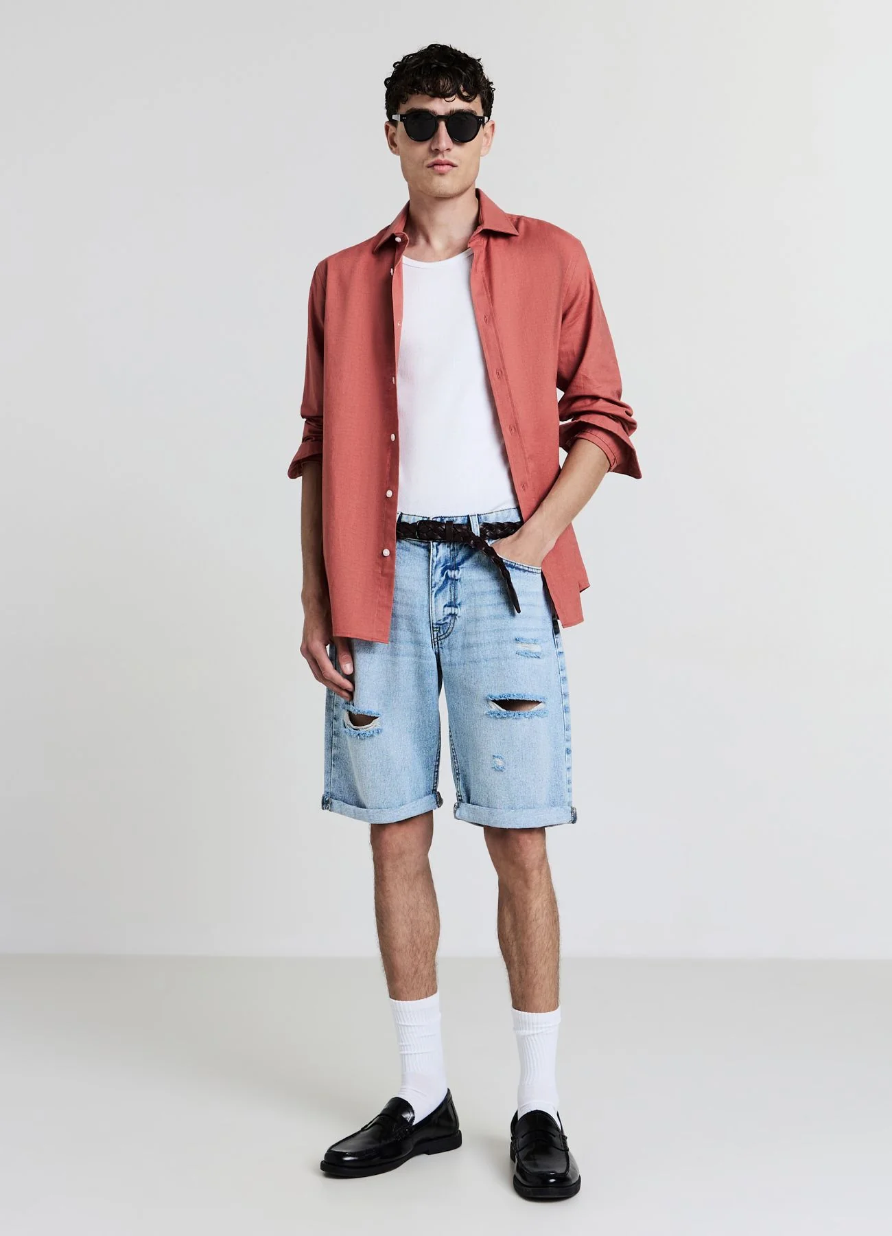 Pantaloncini con strappi