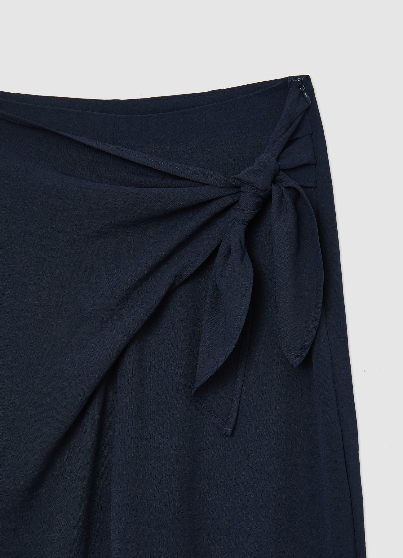 Pantalone con nodo - Image 6