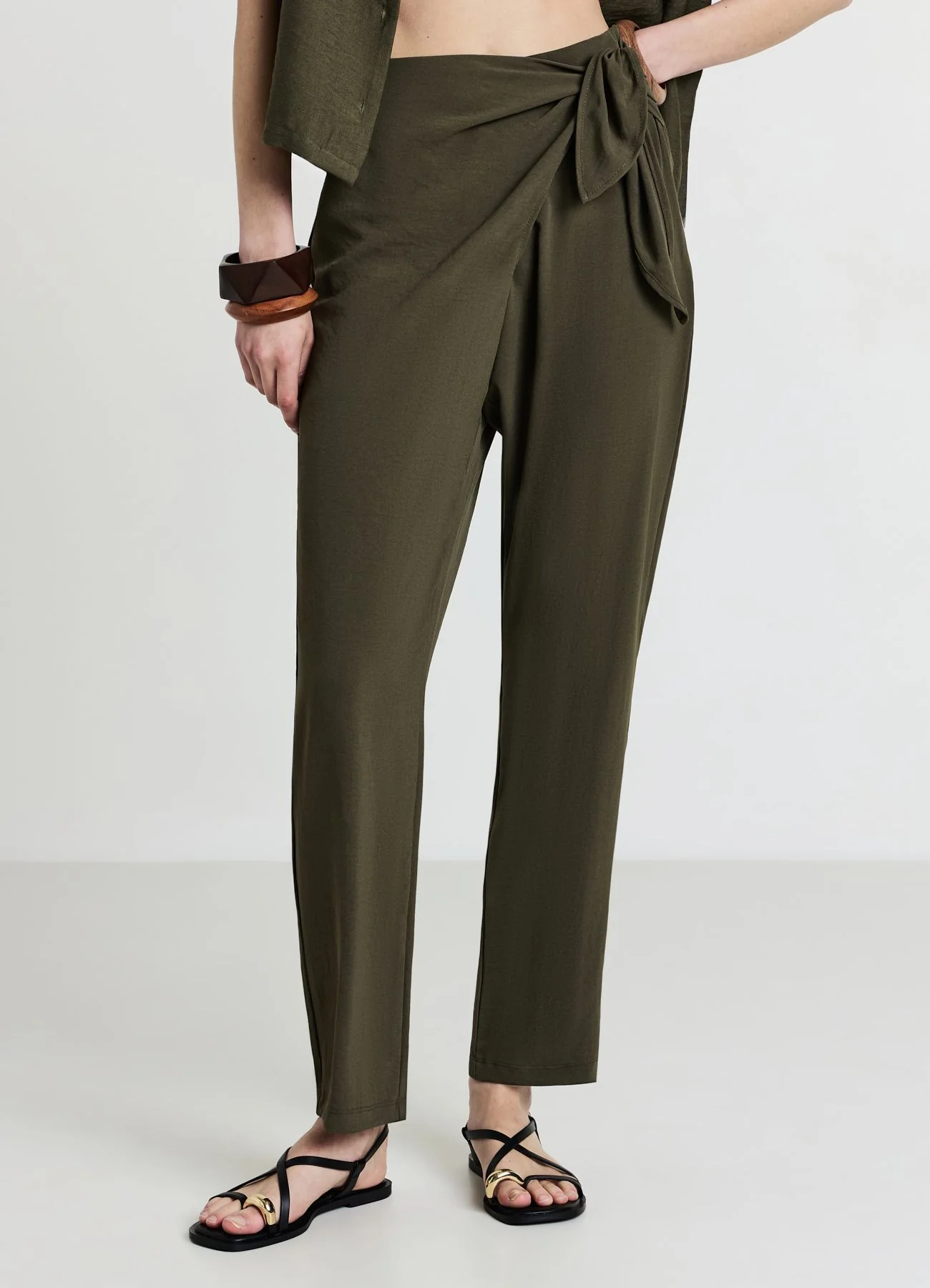 Pantalone con nodo - Image 2
