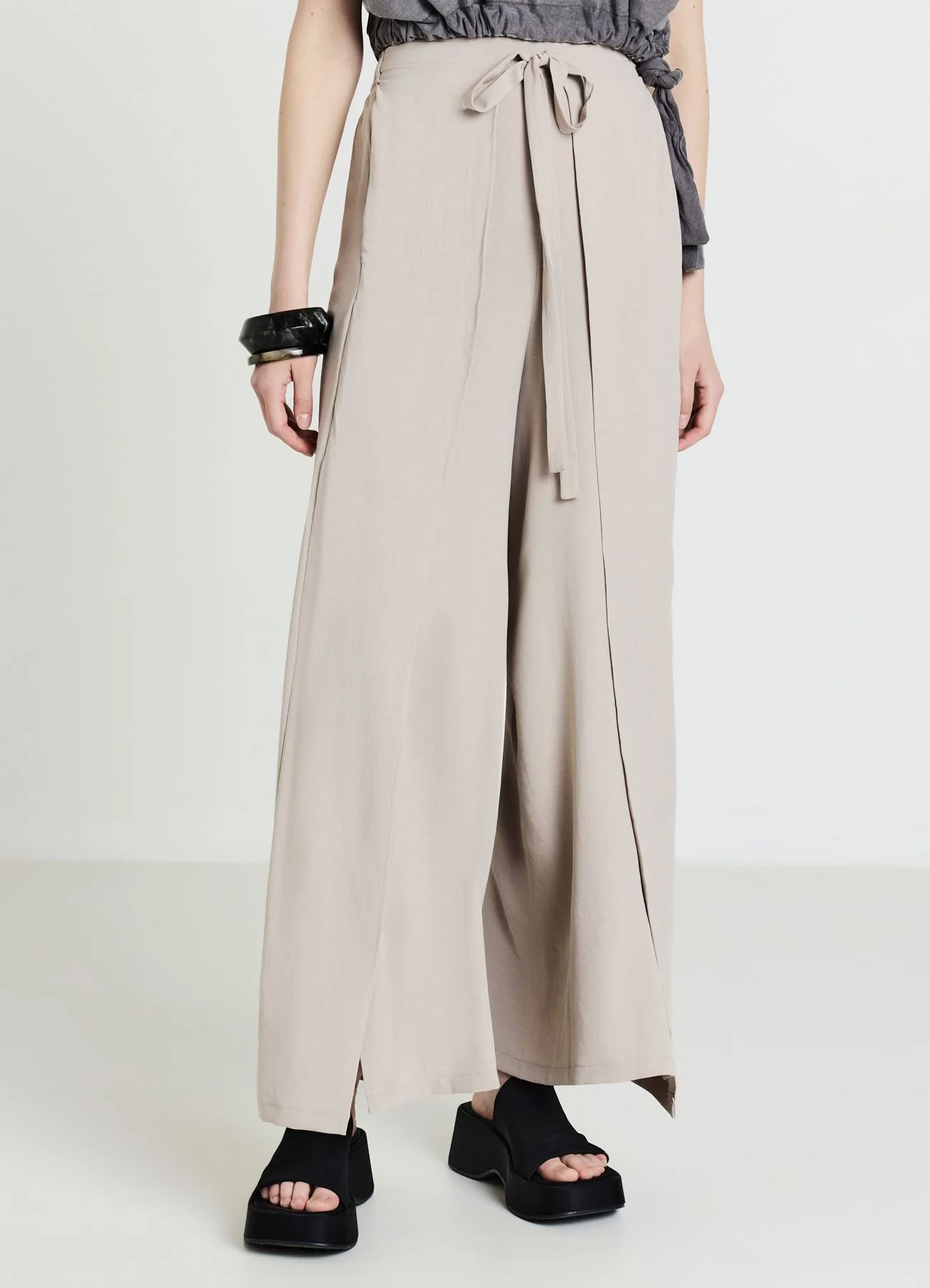 Pantalone con pannelli tinta unita - Image 3