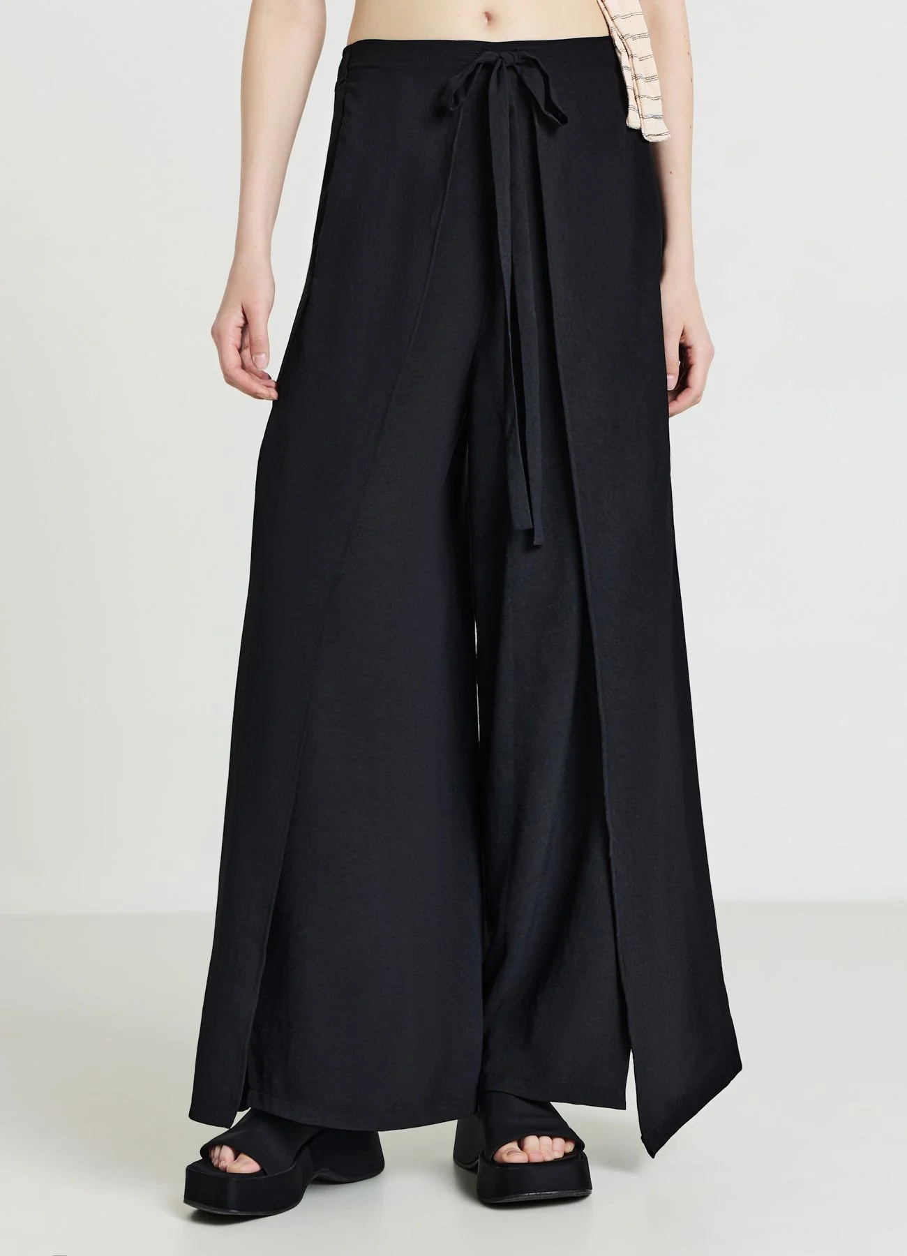 Pantalone con pannelli tinta unita - Image 3