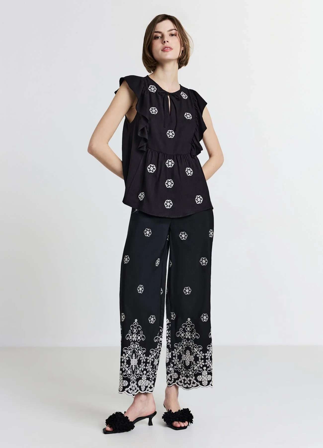 Pantalone culotte con ricami