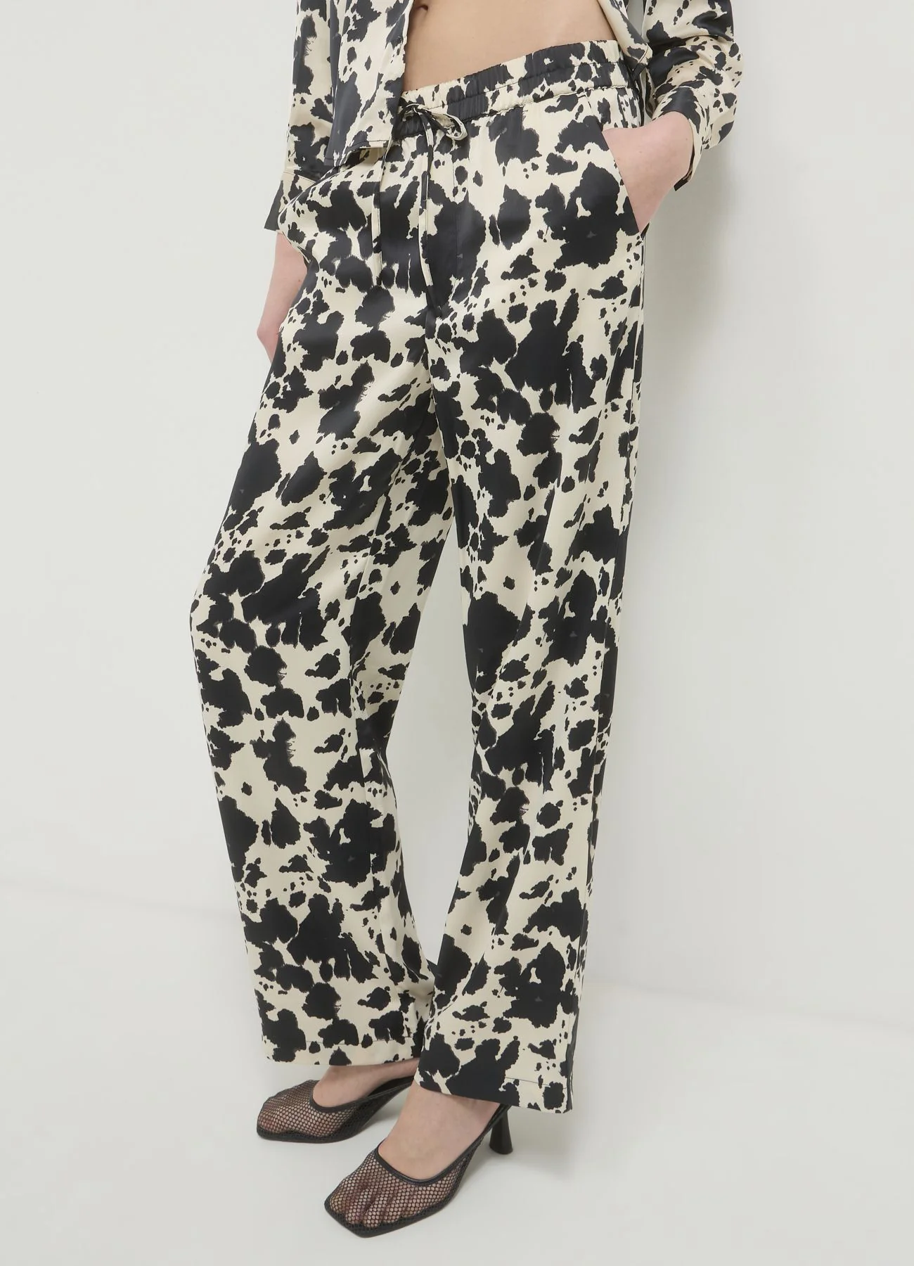 Pantalone simil satin fantasia - Image 3