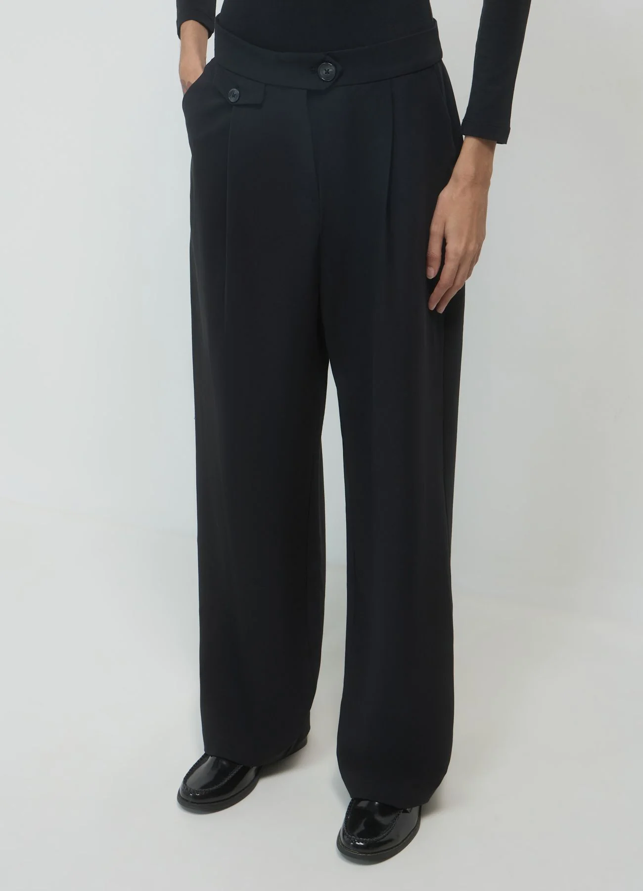 Pantaloni a palazzo con taschino - Image 2