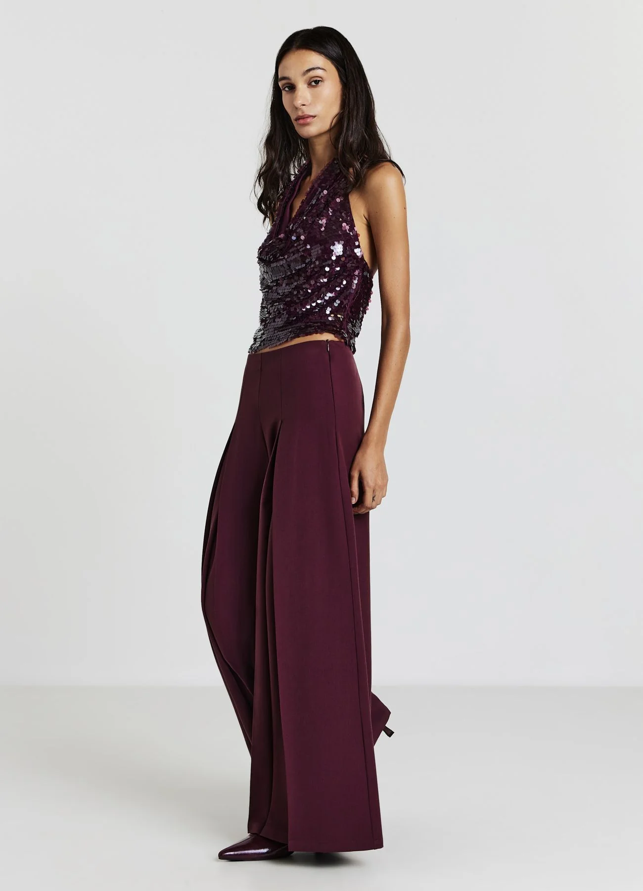 Pantaloni ampi con pieghe