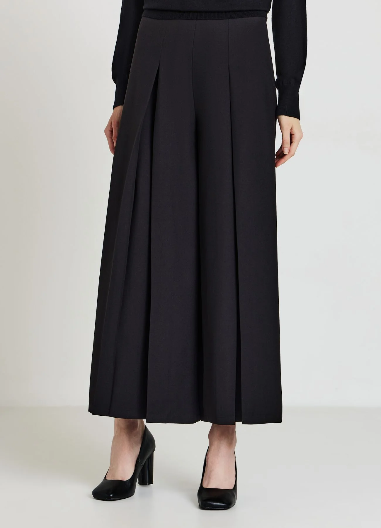Pantaloni ampi con pieghe - Image 2