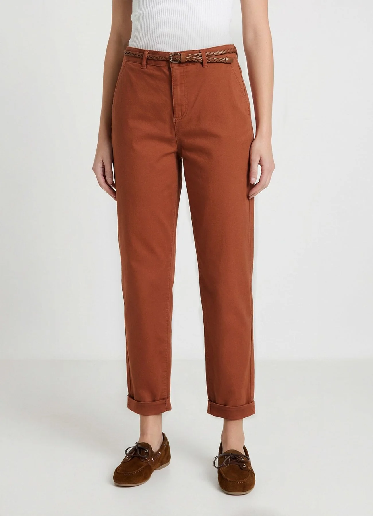Pantaloni chino con cintura intrecciata - Image 2