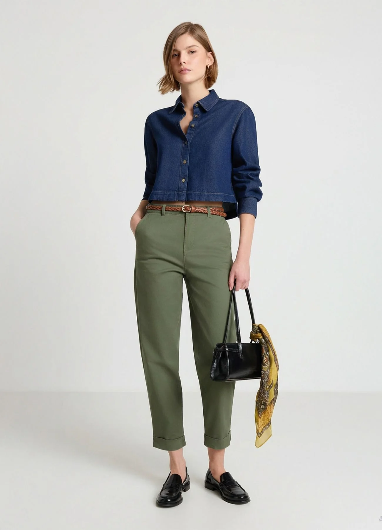 Pantaloni chino con cintura intrecciata