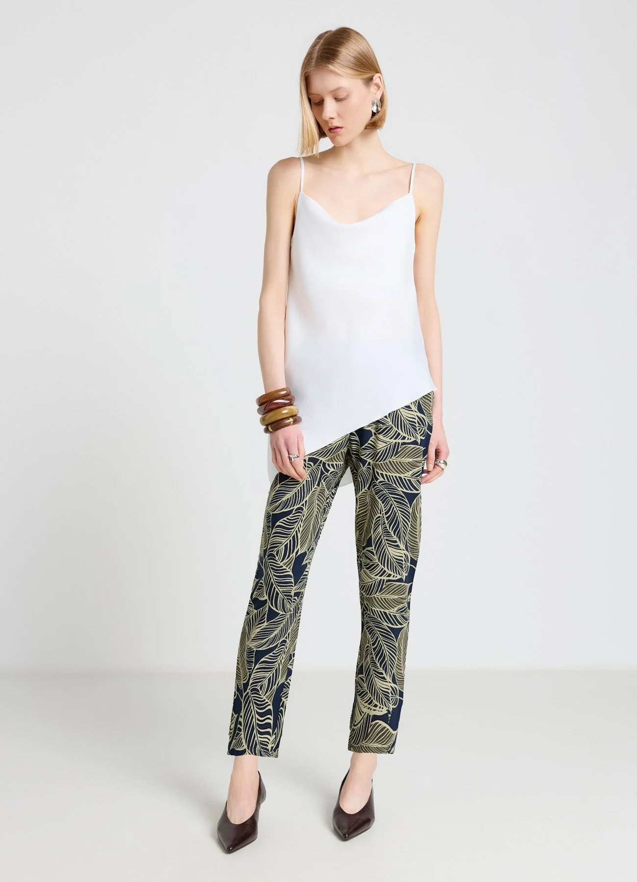 Pantaloni con stampa fogliame e coulisse