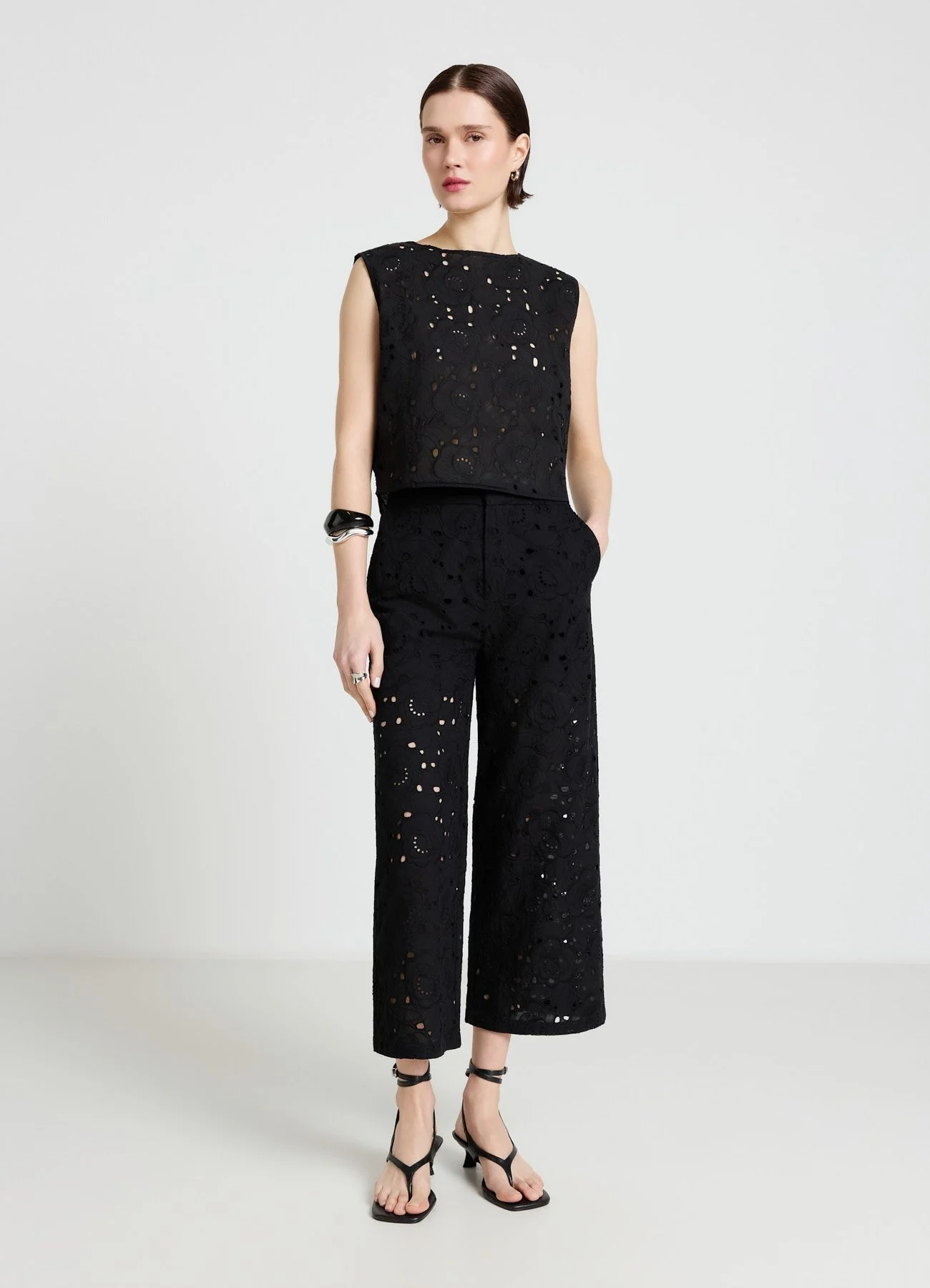 Pantaloni culotte in sangallo