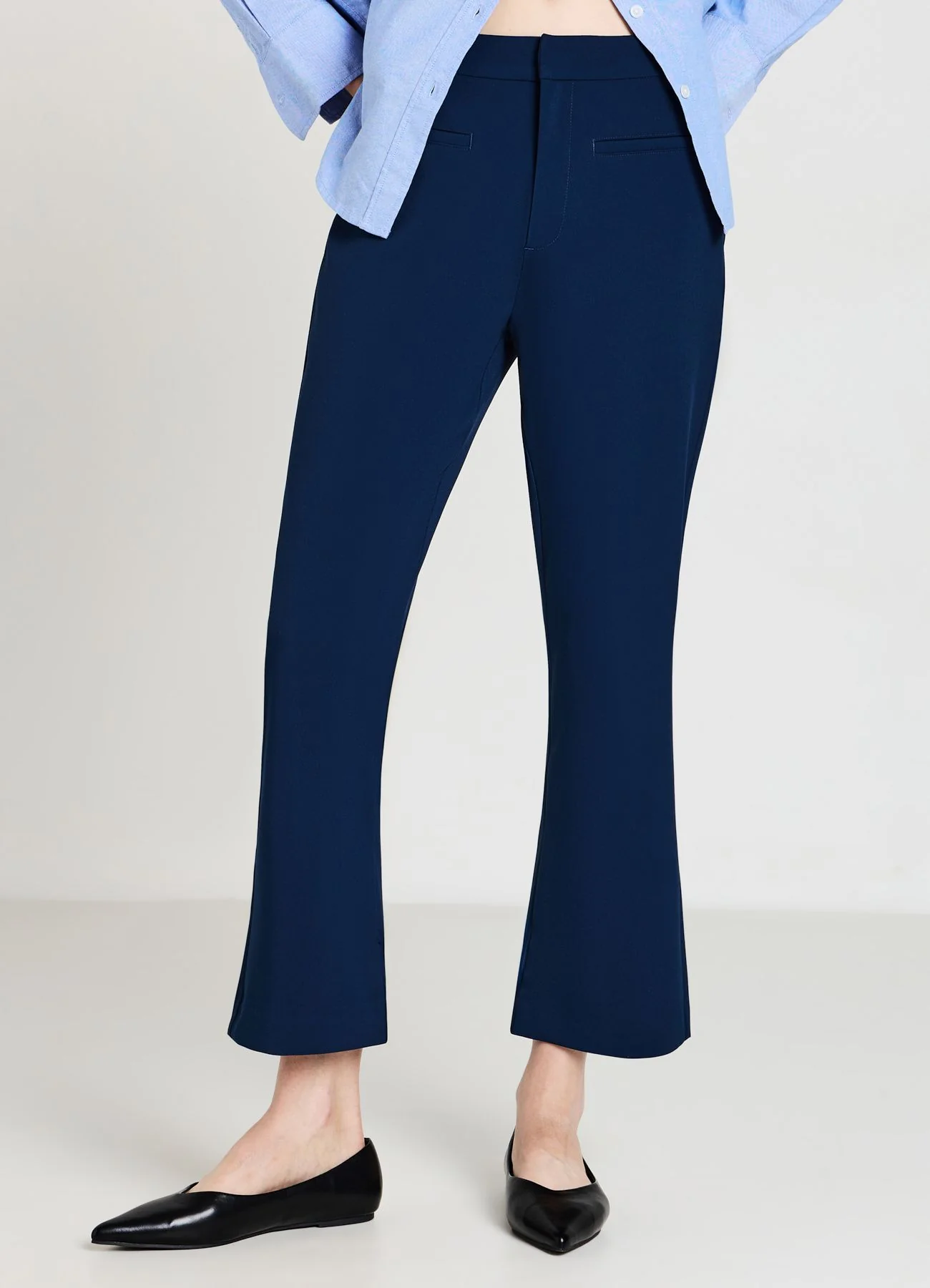 Pantaloni flare