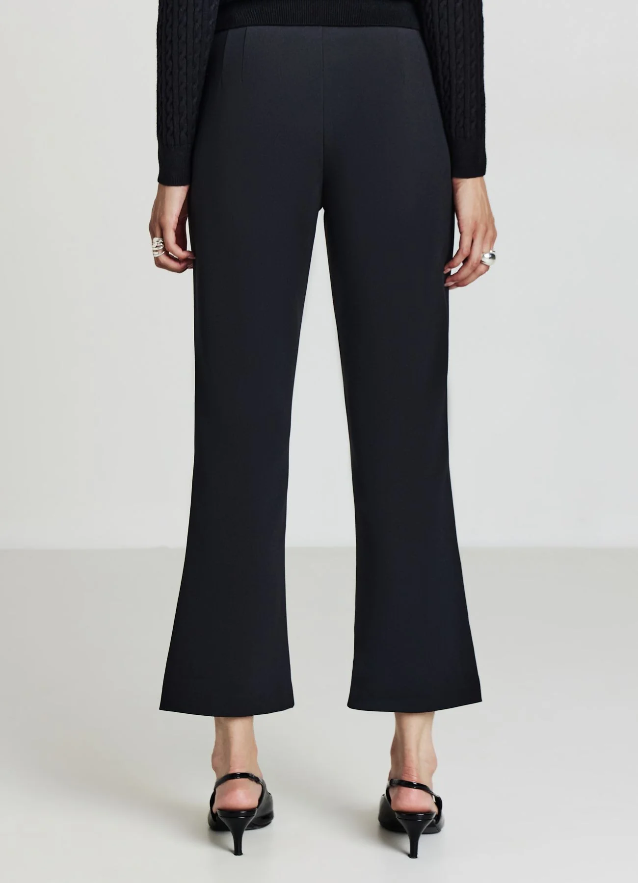 Pantaloni flare