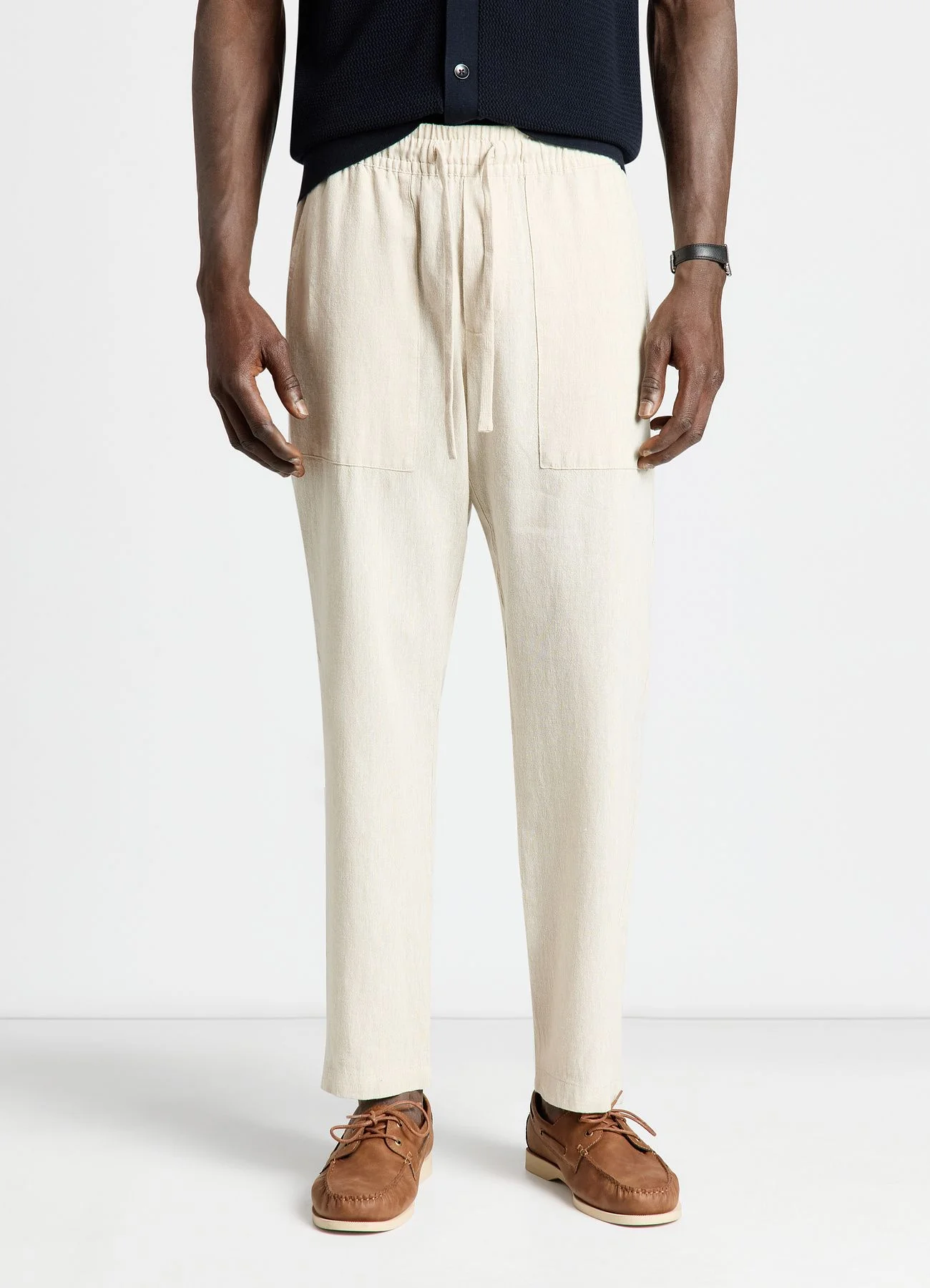 Pantaloni jogger con coulisse e tasche applicate - Image 2