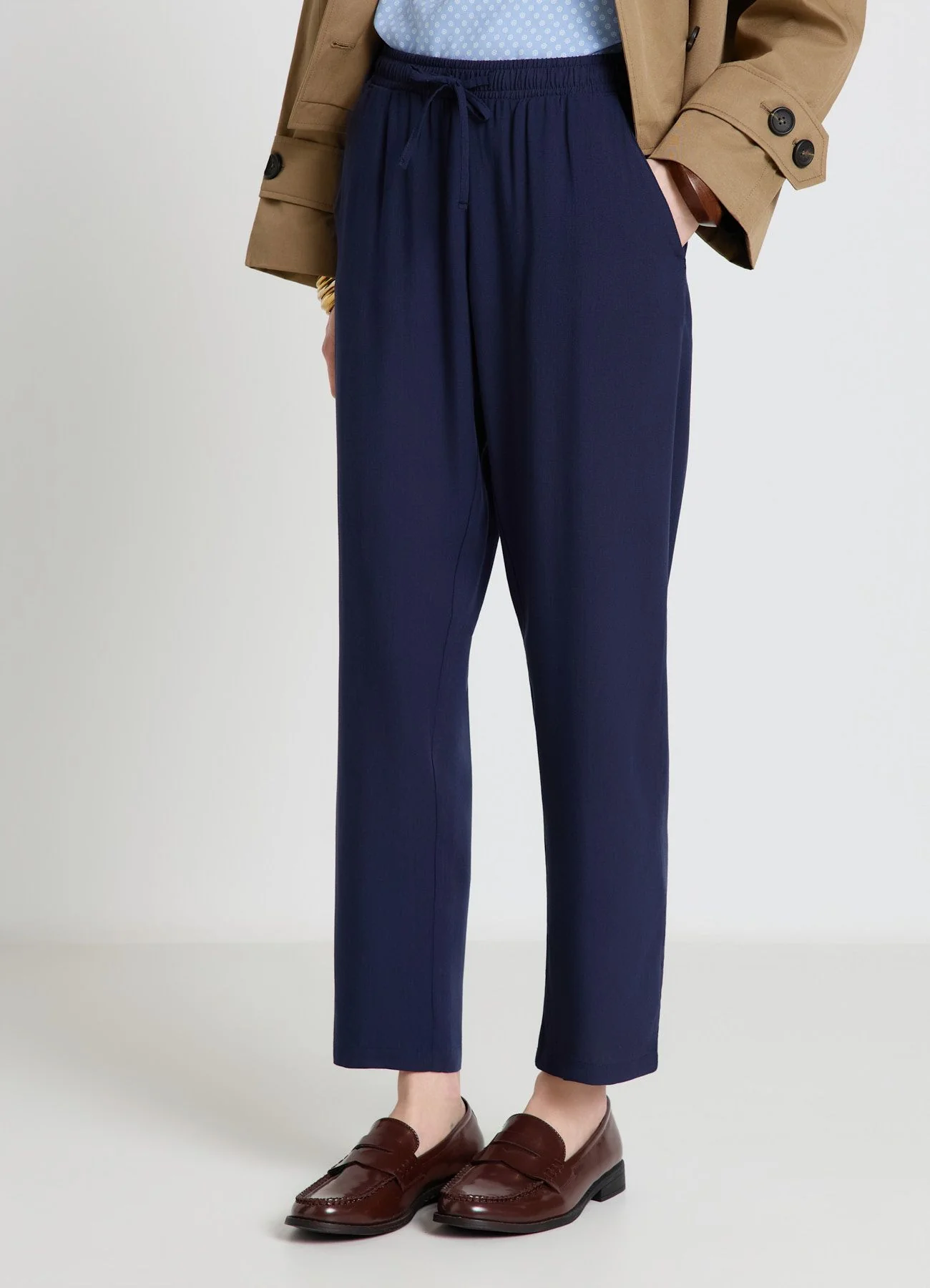 Pantaloni lunghi con vita elasticizzata e coulisse