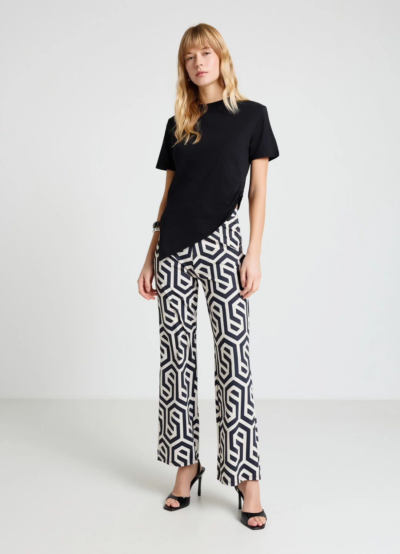 Pantaloni palazzo a fantasia geometrica