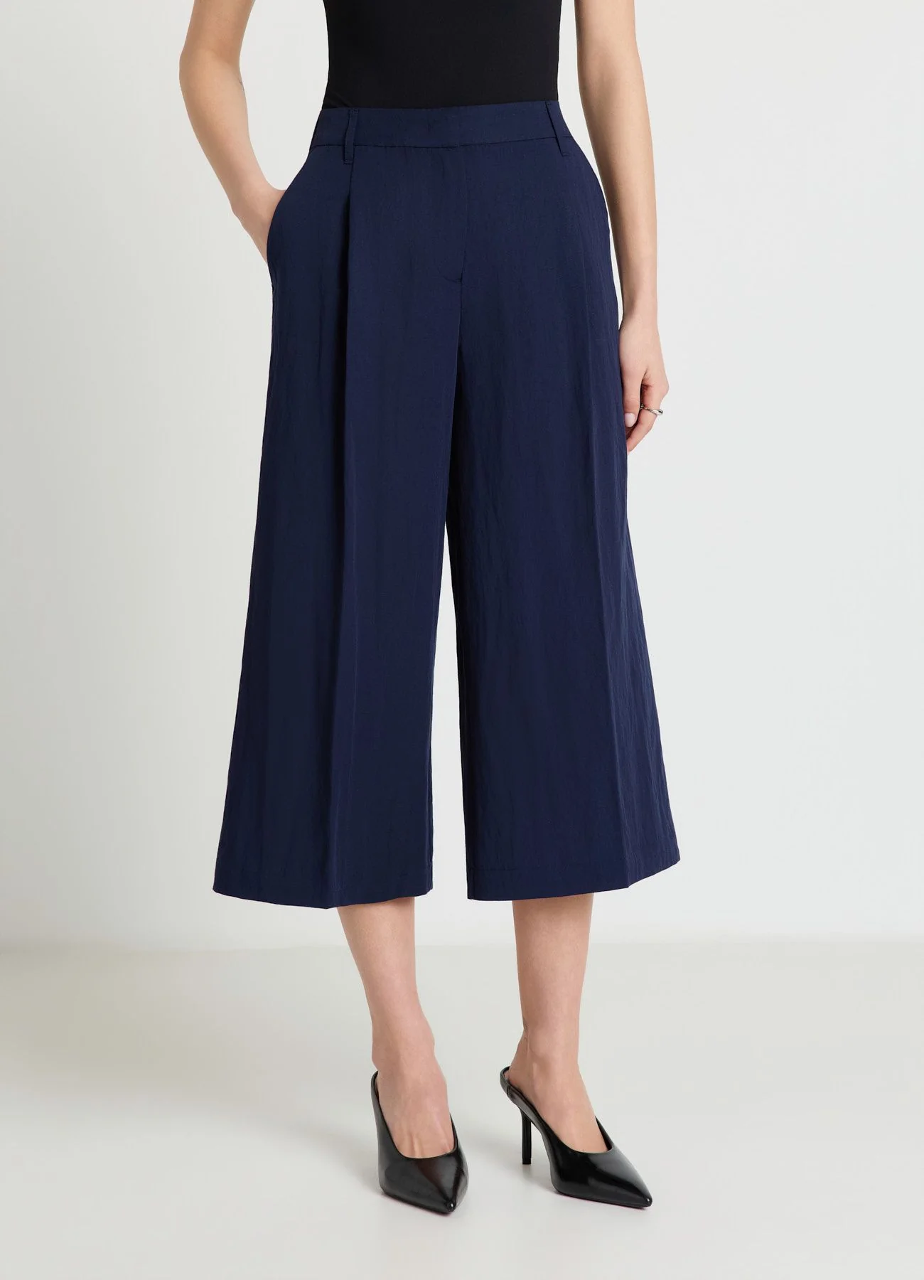 Pantaloni palazzo crop a tinta unita - Image 2