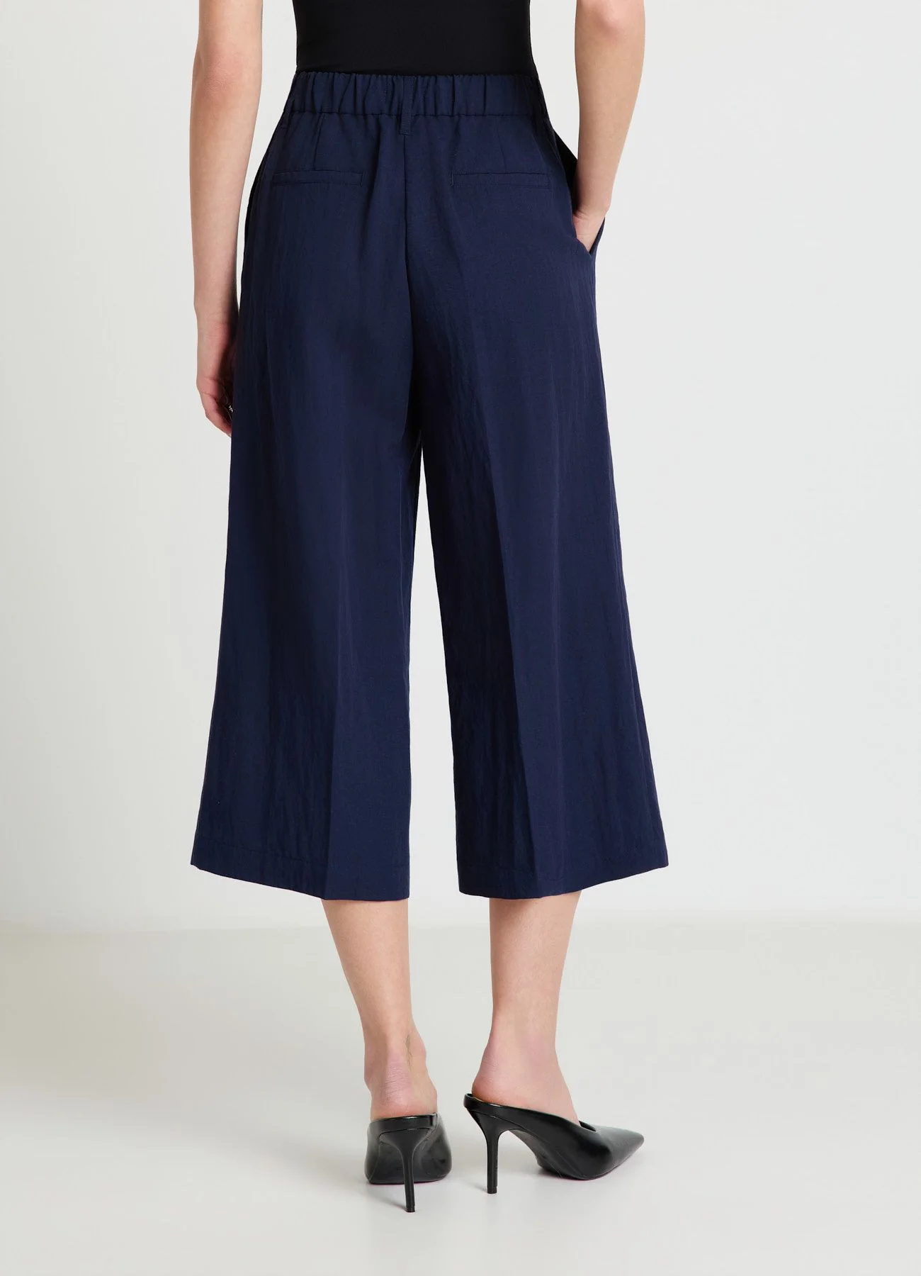 Pantaloni palazzo crop a tinta unita - Image 3
