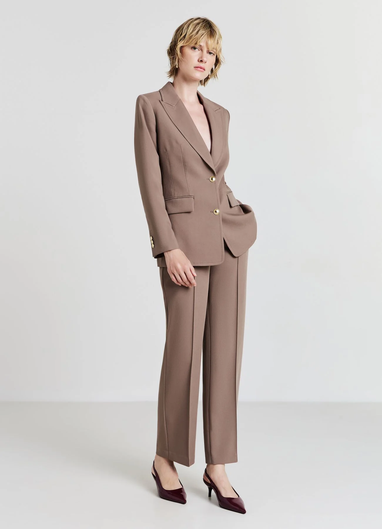 Pantaloni straight con nervature