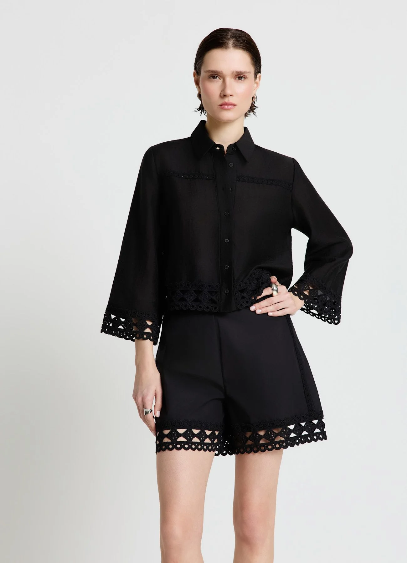 Shorts a vita alta con ricami