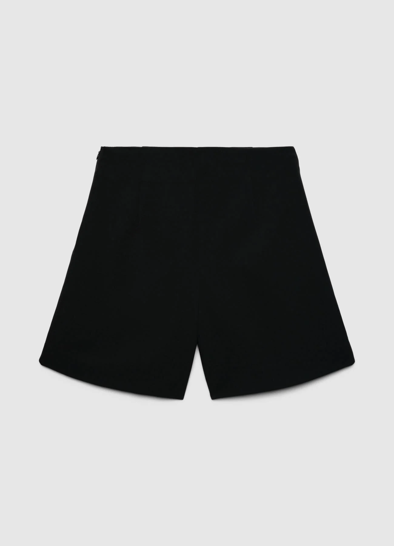 Shorts con bottoni decorativi - Image 4