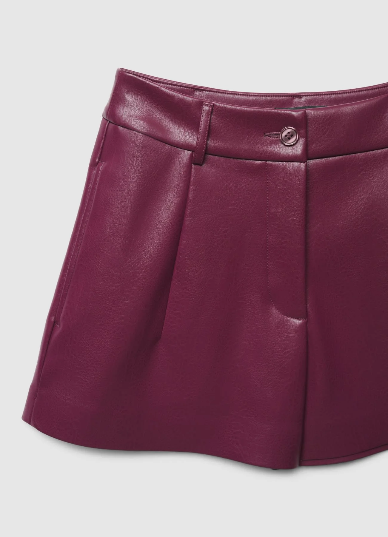Shorts con pinces effetto pelle - Image 6