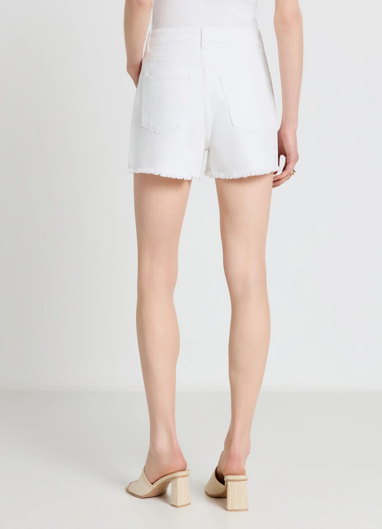 Shorts in denim mom fit con strappi - Image 3