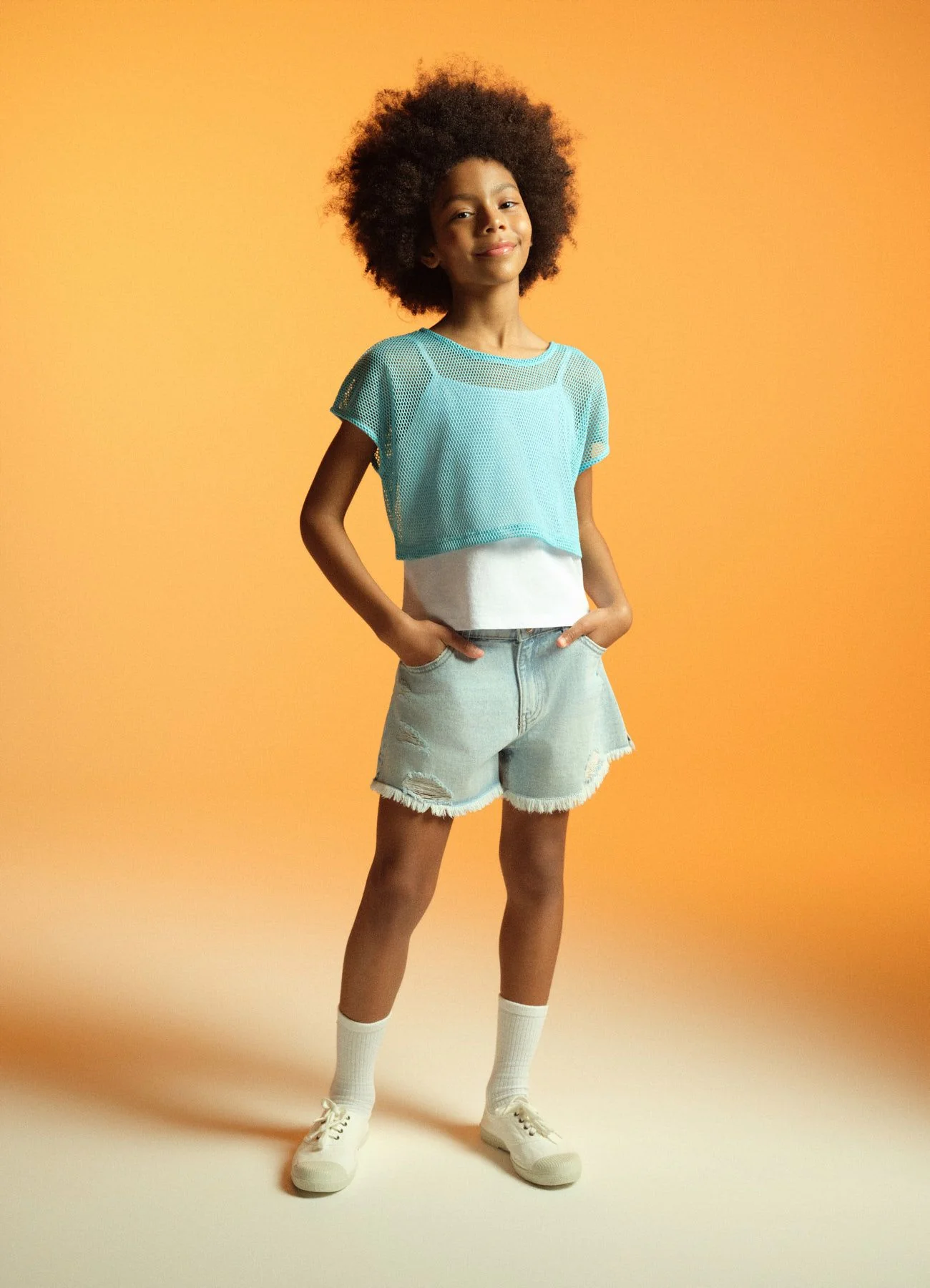 Shorts mom con strappi e orlo sfrangiato - Image 4