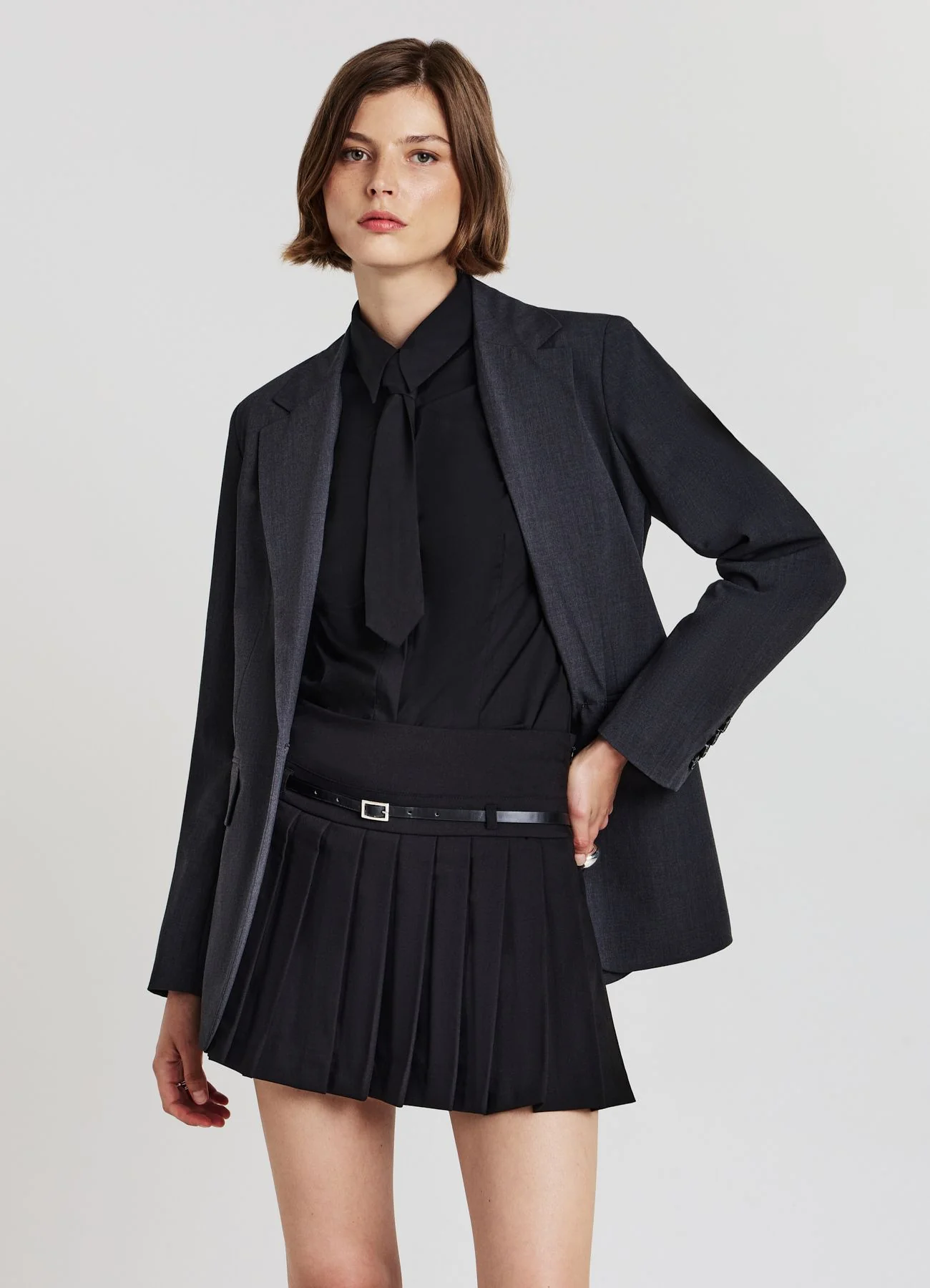 Skort a pieghe con cintura - Image 3