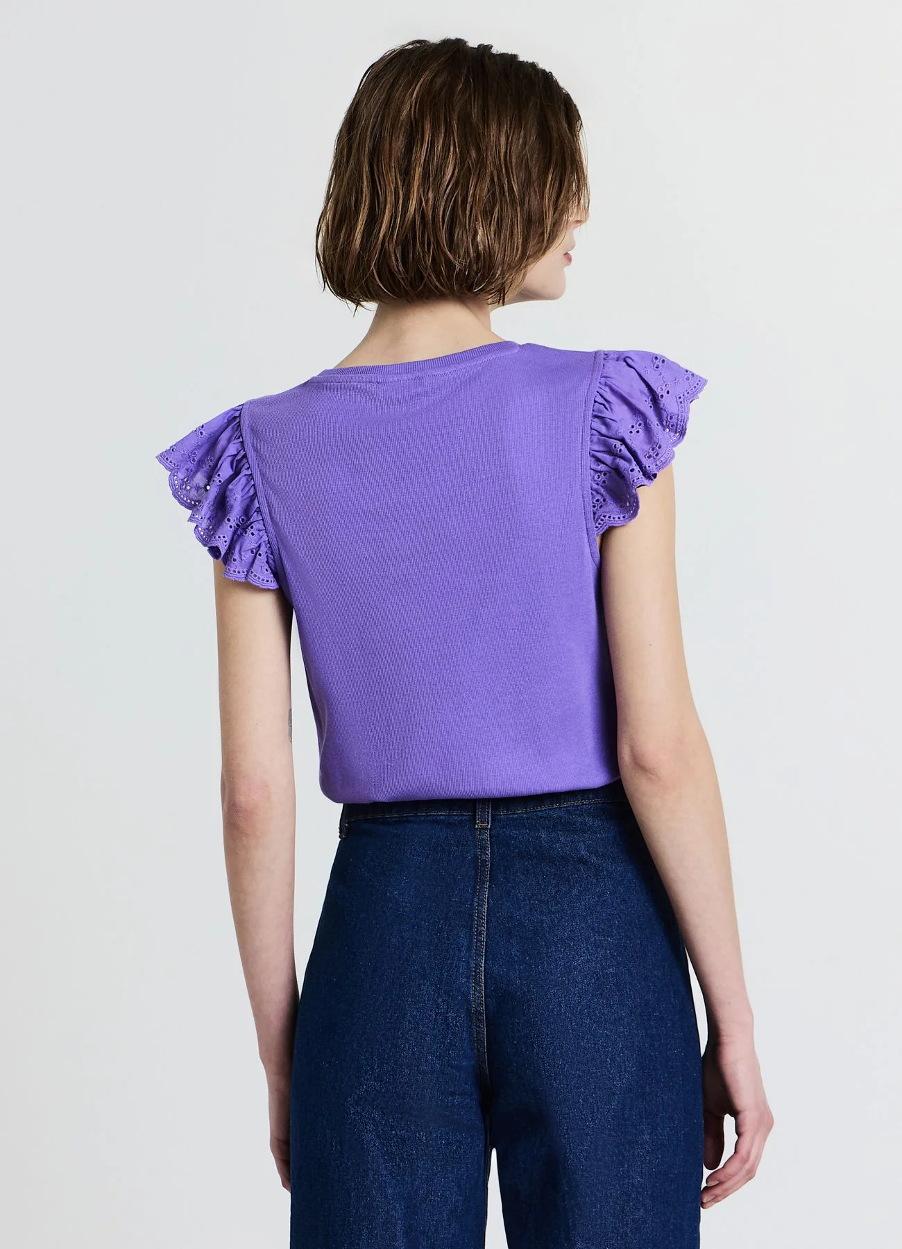 T-shirt a costina volant