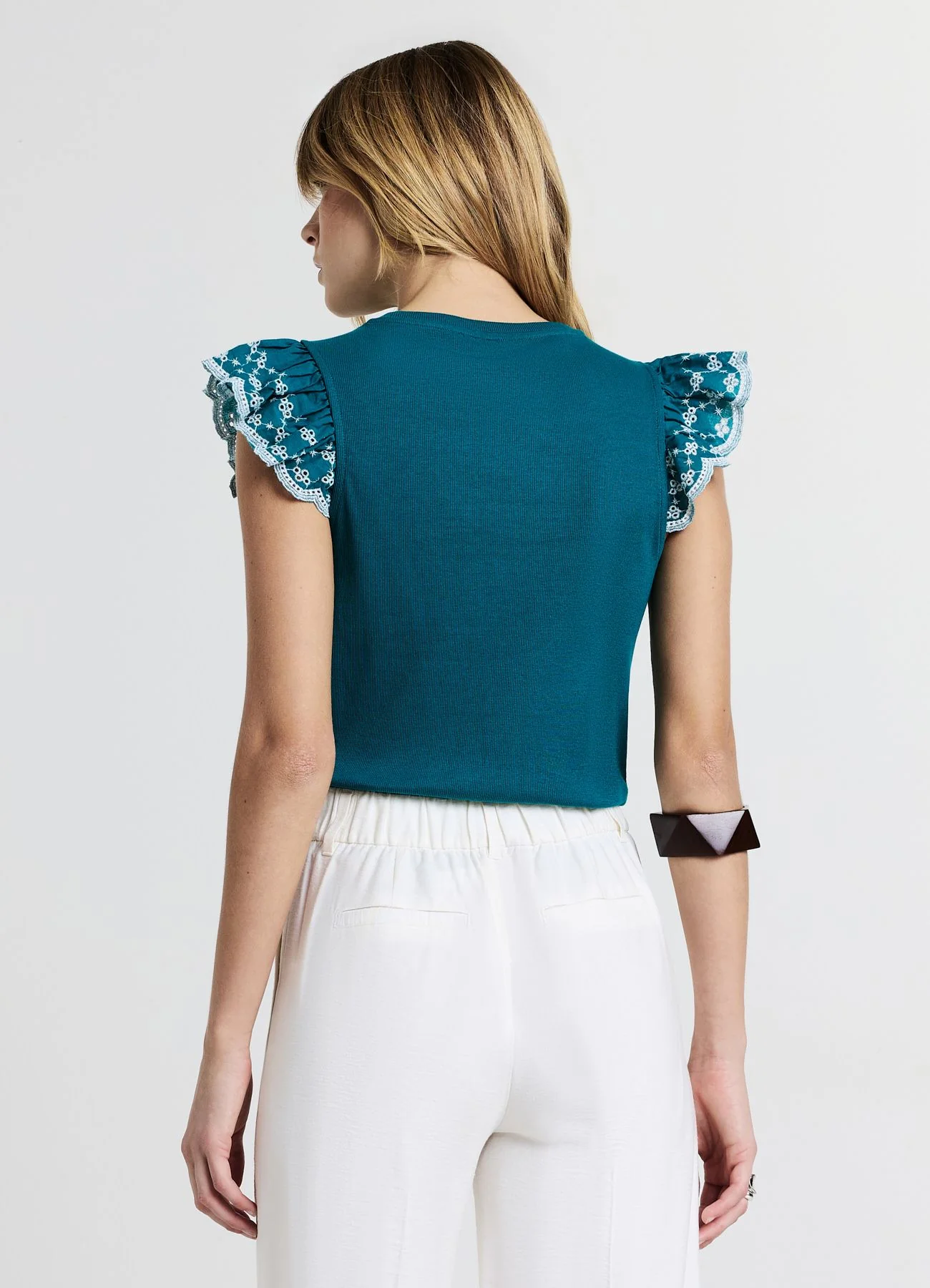 T-shirt a costina volant