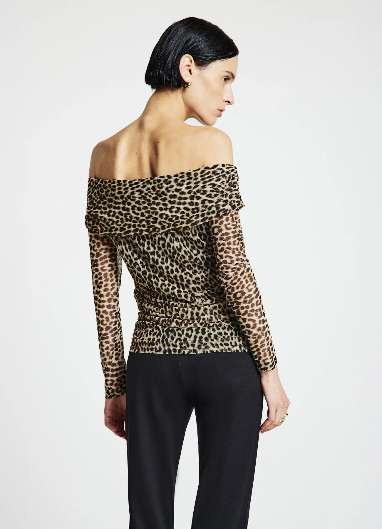 T-shirt a spalle scoperte fantasia animalier