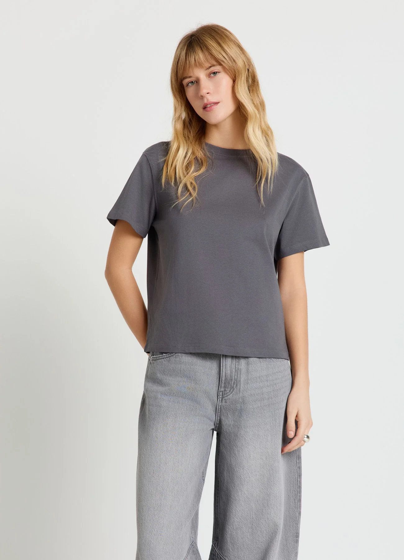 T-shirt a tinta unita con girocollo - Image 3