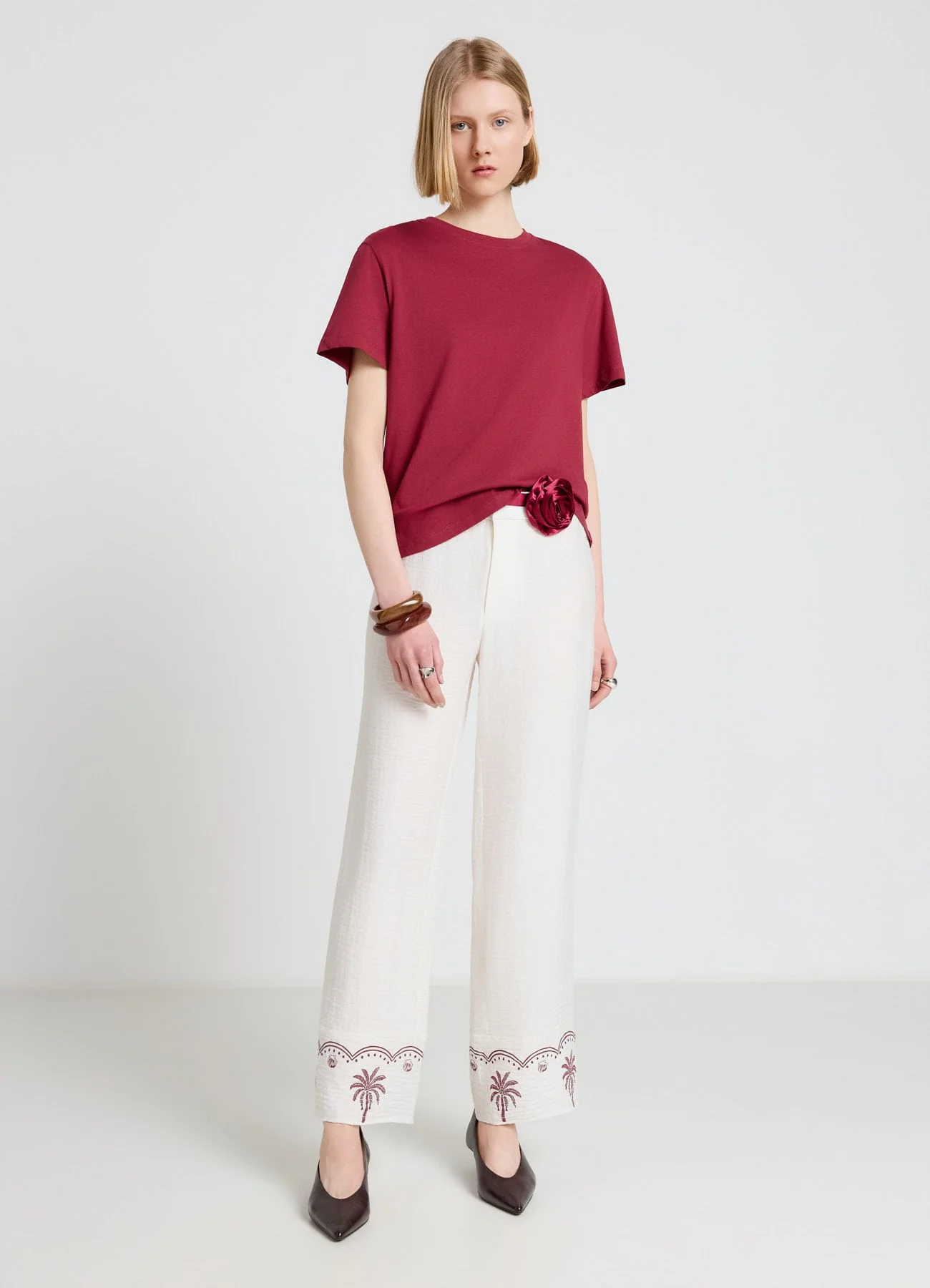 T-shirt a tinta unita con girocollo