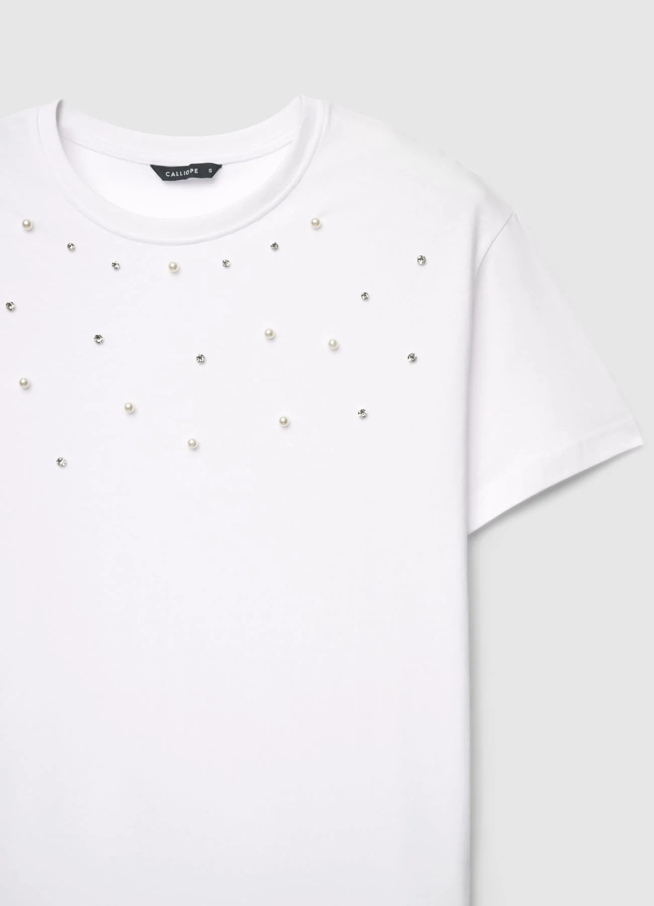 T-shirt con applicazioni di perle e strass - Image 5