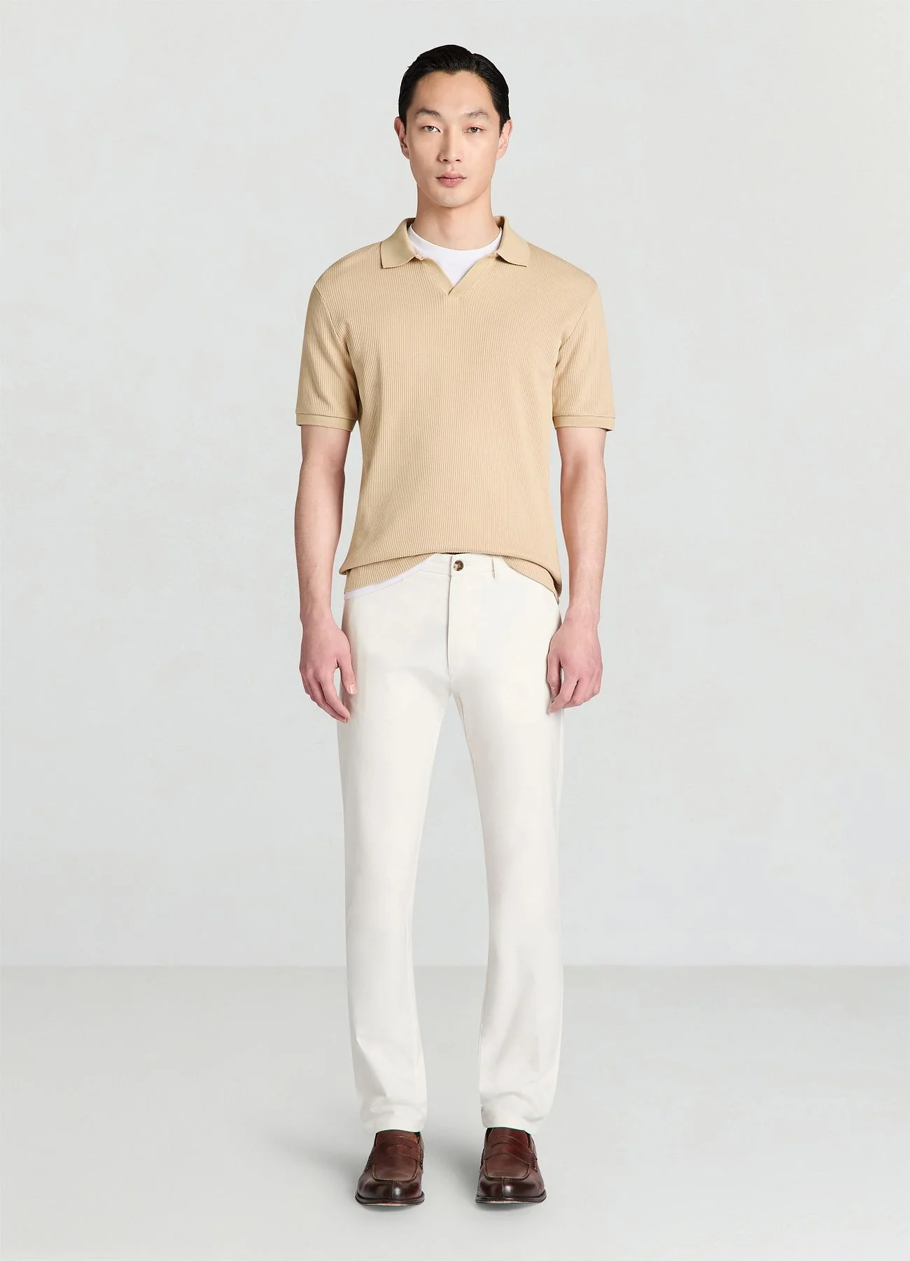 T-shirt con colletto a polo e scollo a V - Image 3