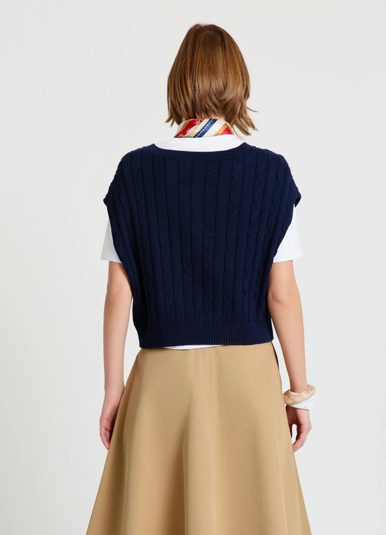 T-shirt con gilet lavorato a trecce - Image 3