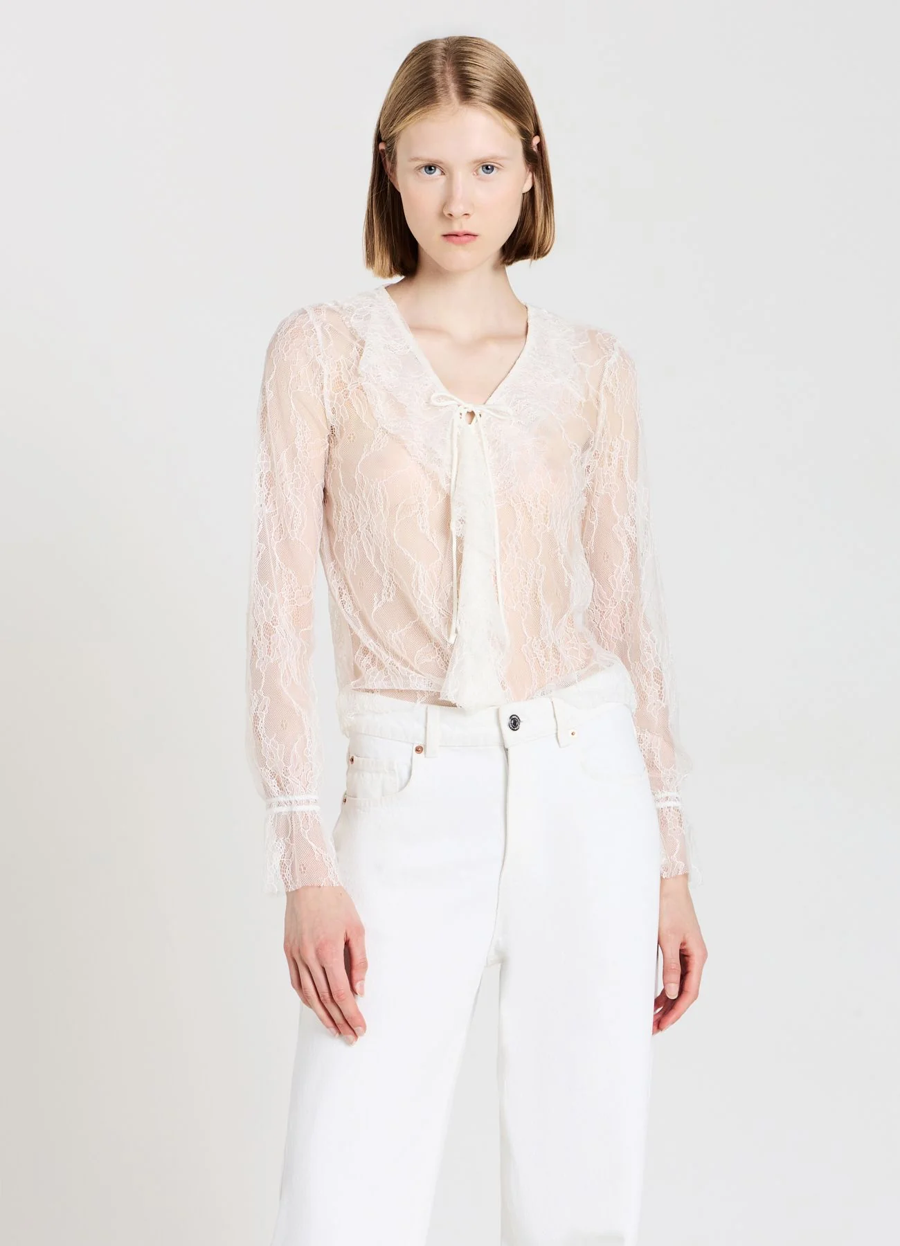 T-shirt con jabot in pizzo - Image 7