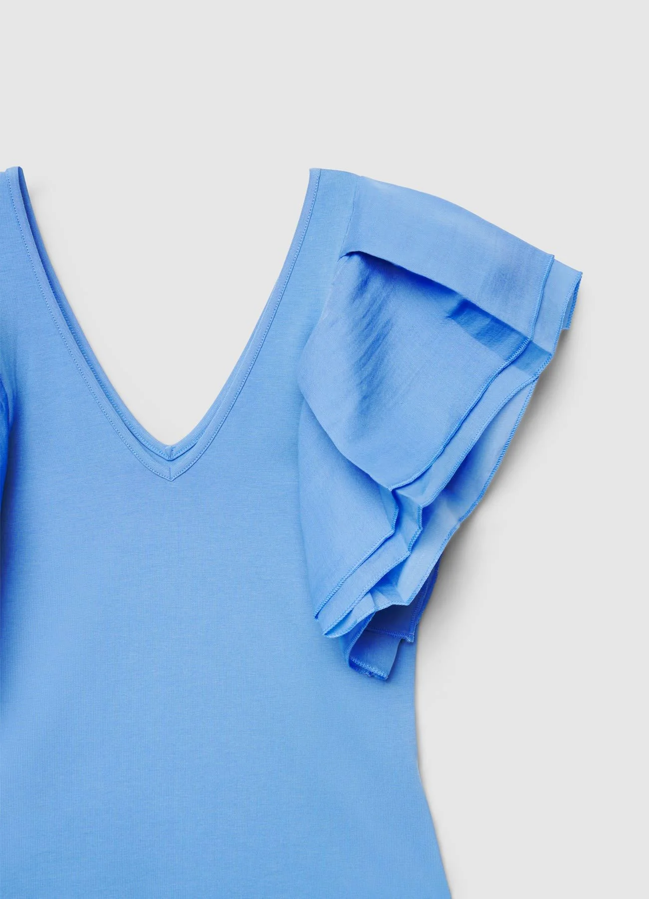 T-shirt con scollo a V e maniche a volant - Image 5