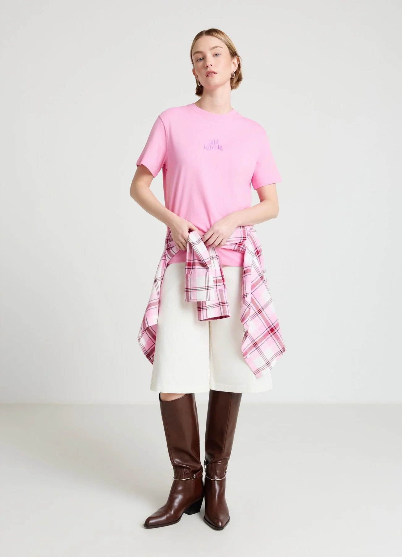 T-shirt con scritta e ricamo - Image 3