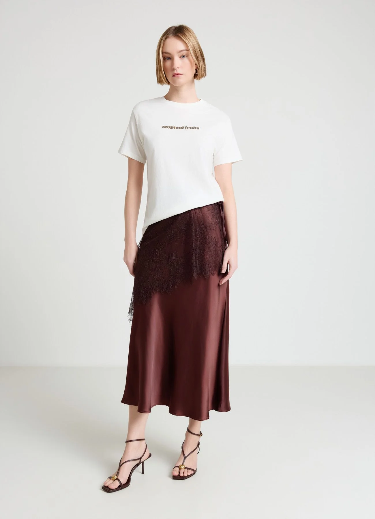 T-shirt con scritta e stampa retro - Image 3