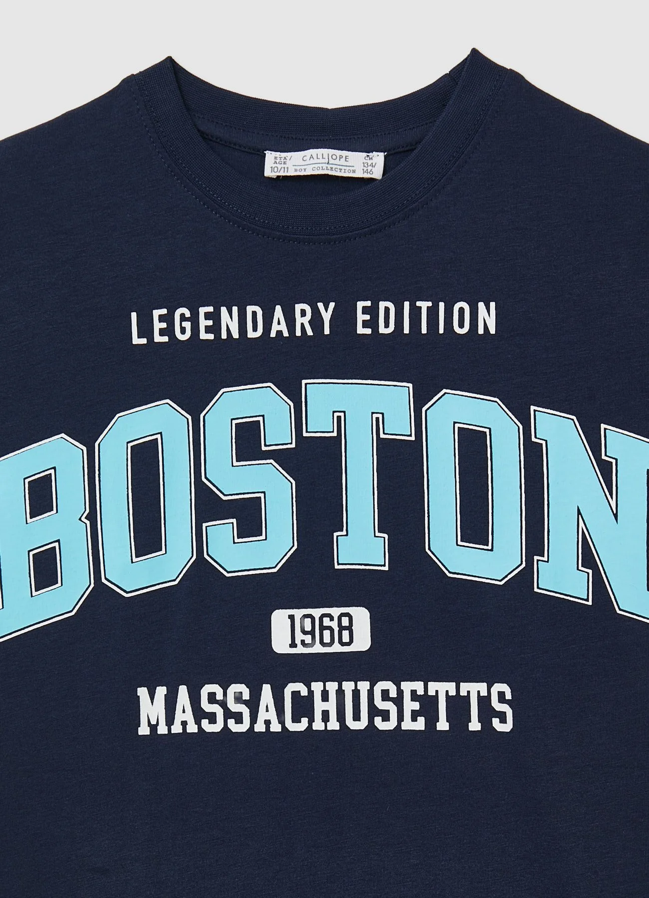 T-shirt con stampa college