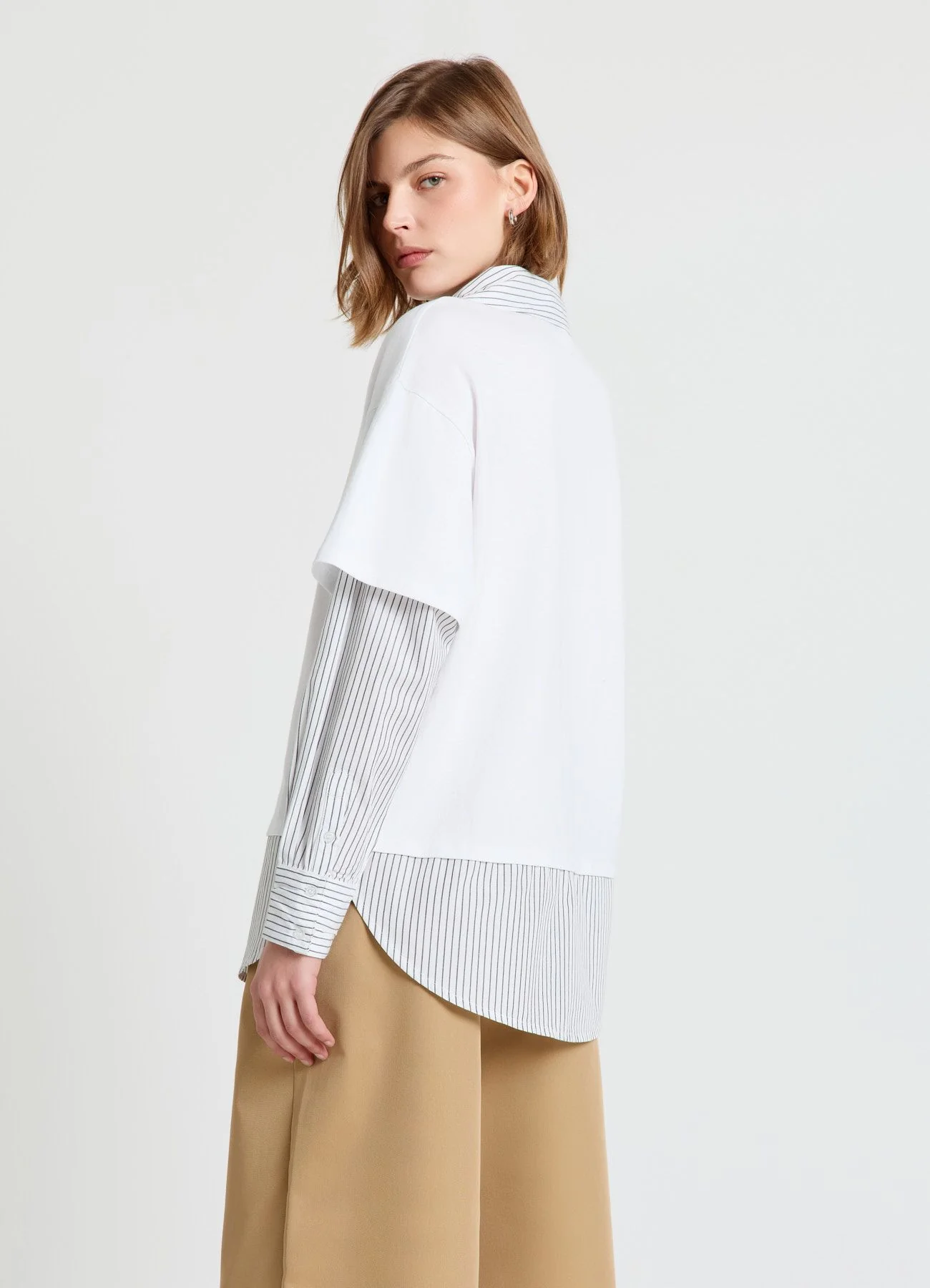 T-shirt doppiata con colletto camicia - Image 3