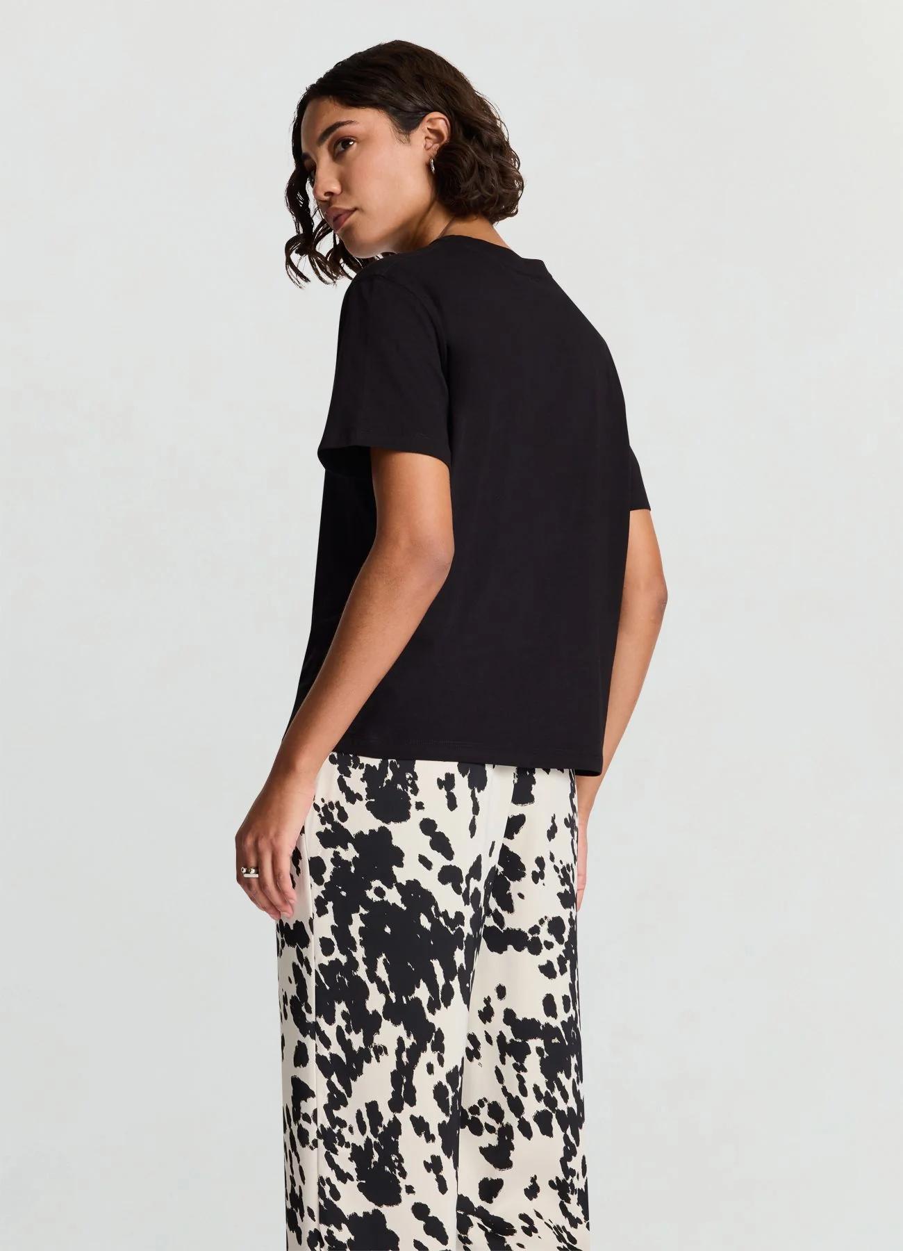 T-shirt girocollo a tinta unita - Image 3