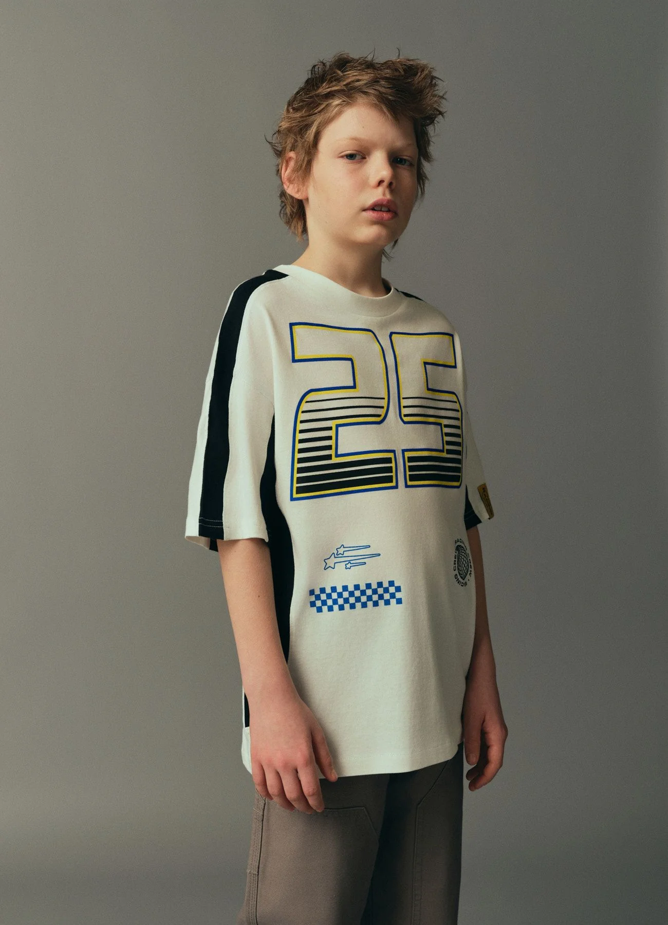 T-shirt over con stampa numero - Image 4