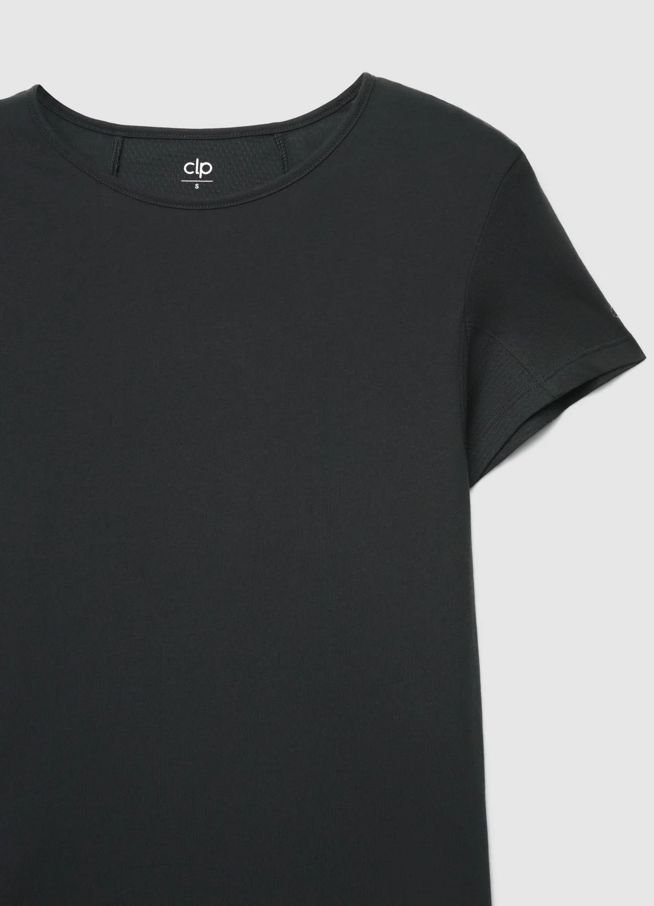 T-shirt sportiva con pannelli a rete - Image 6