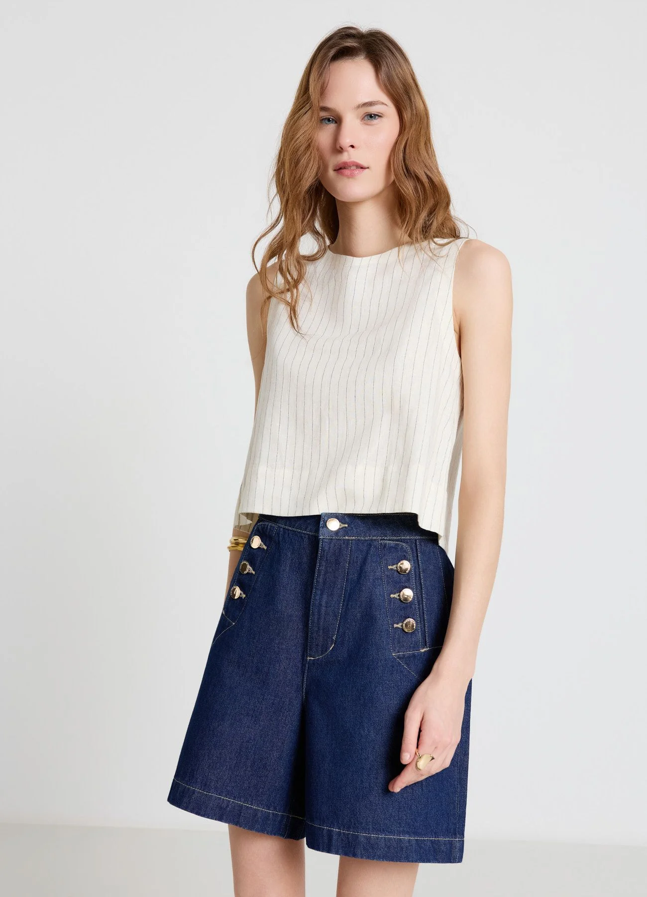 Top corto a righe con bottoni retro - Image 2