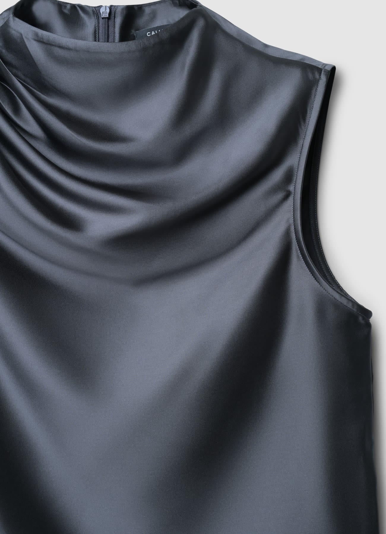Top simil satin con collo drappeggiato - Image 6