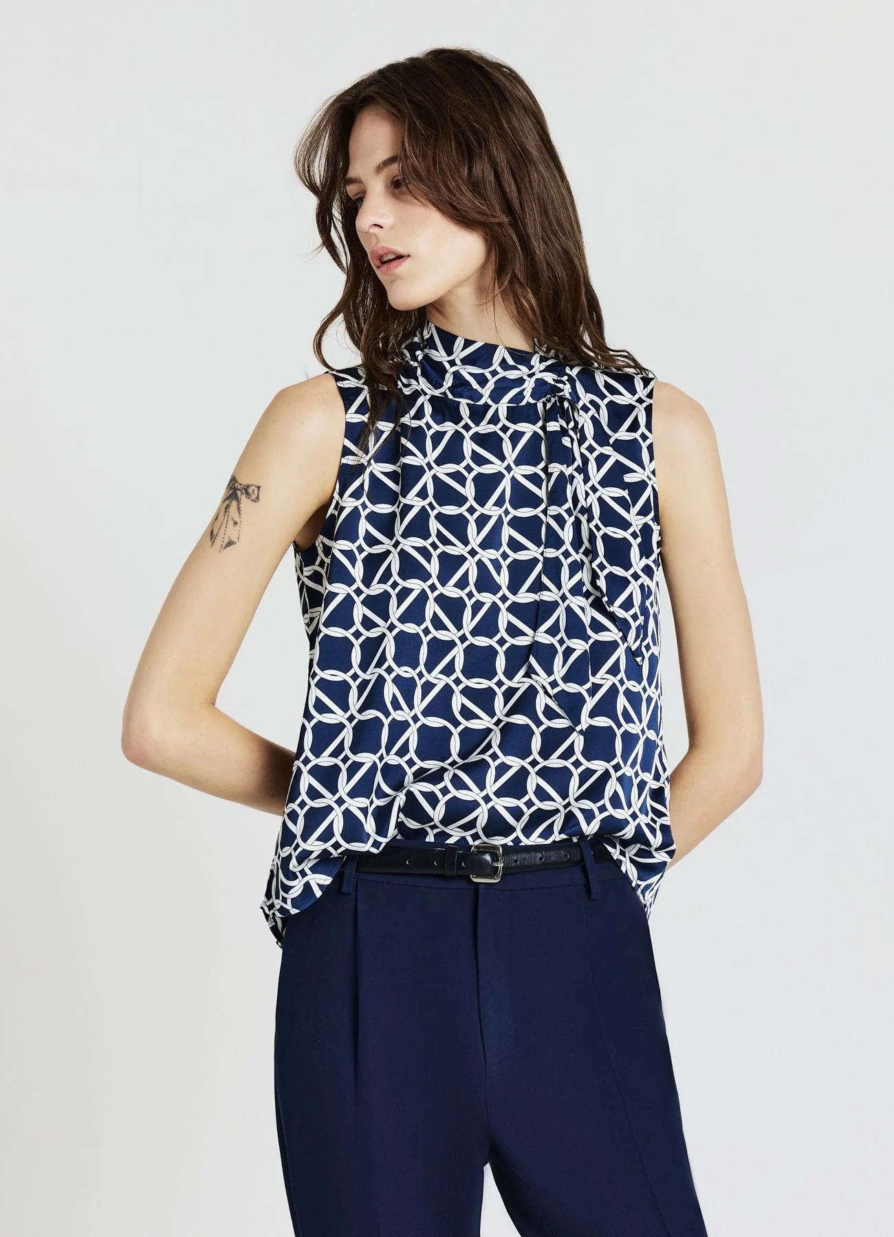 Top simil satin fantasia fiocco - Image 2