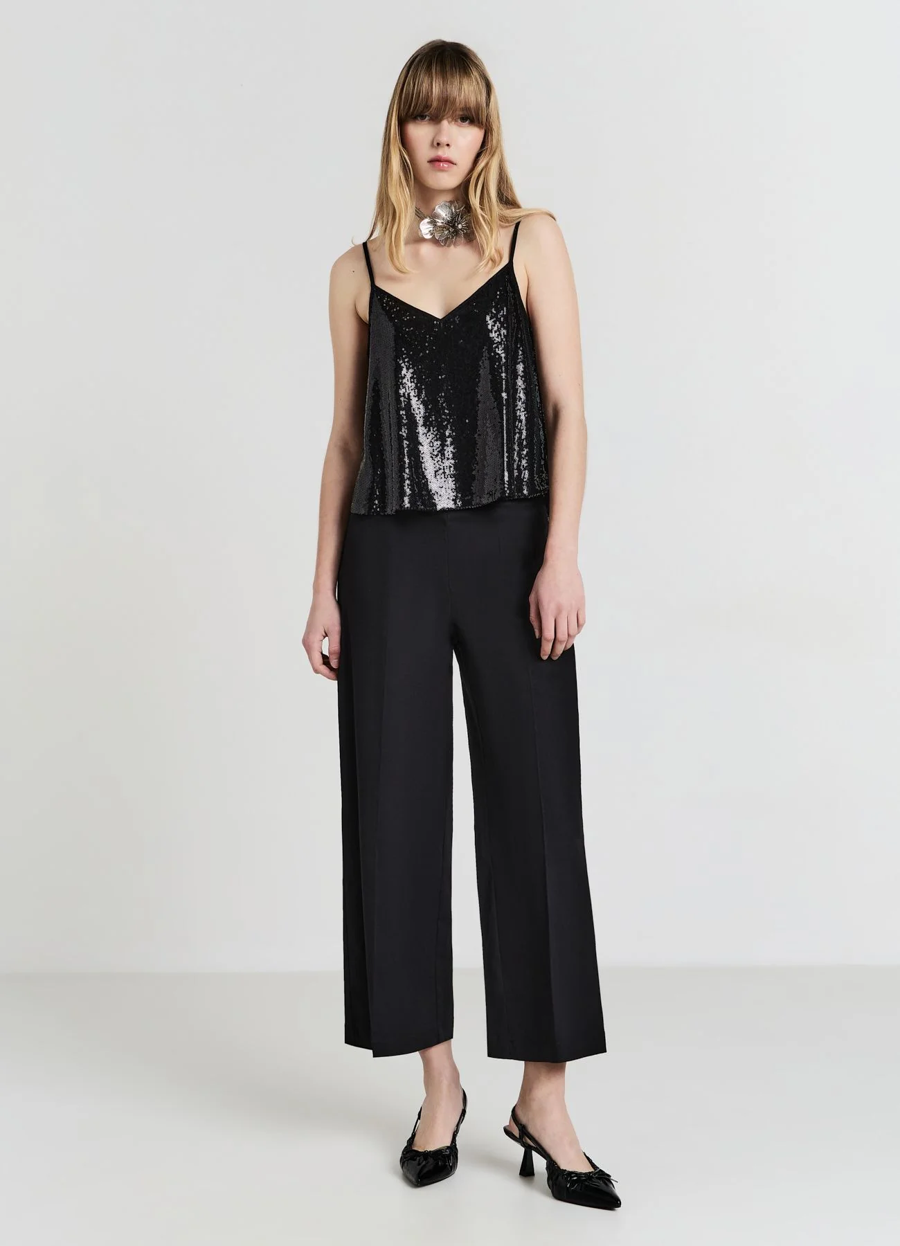 Top svasato paillettes