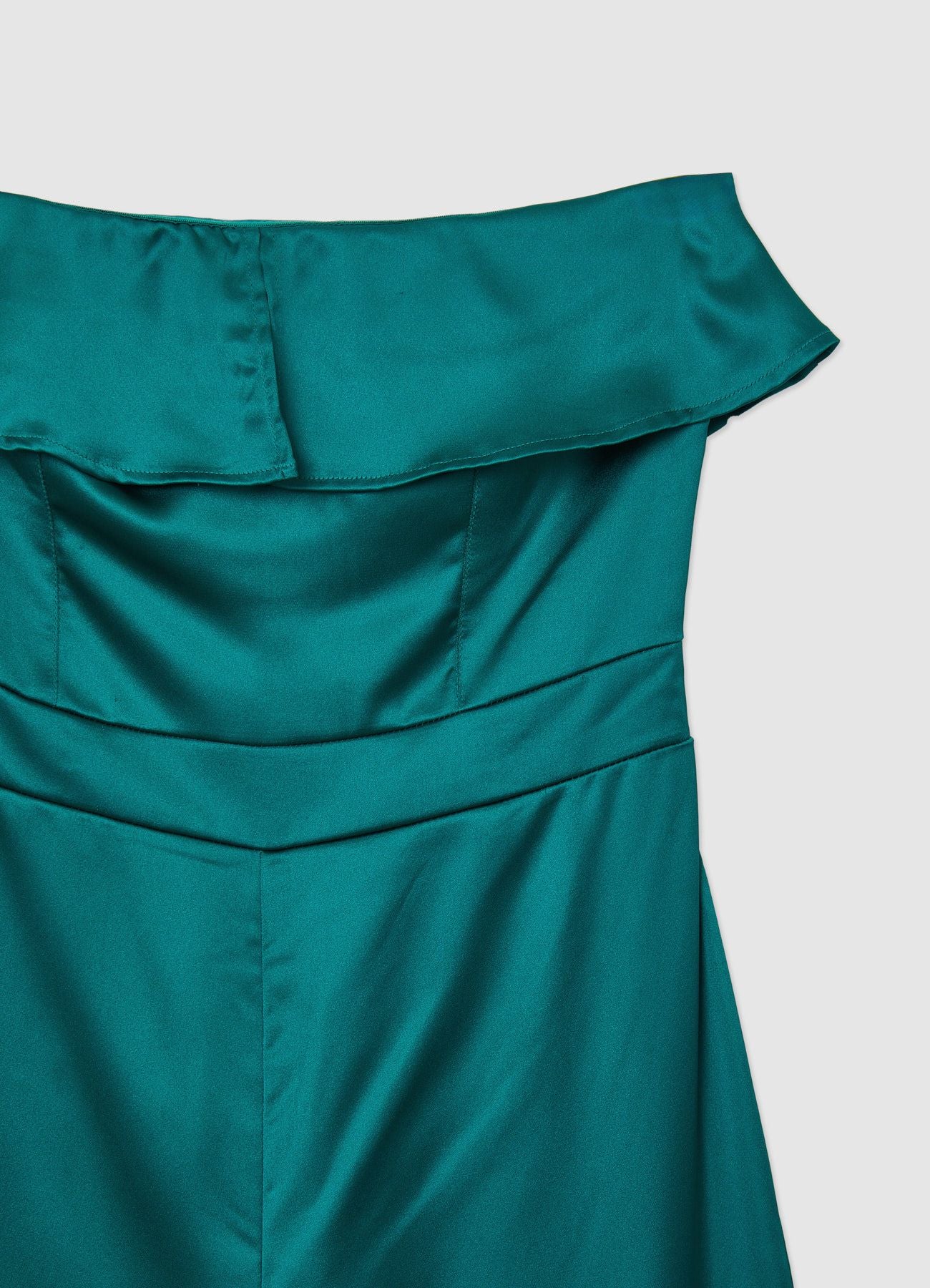 Tuta simil satin con balza - Image 4